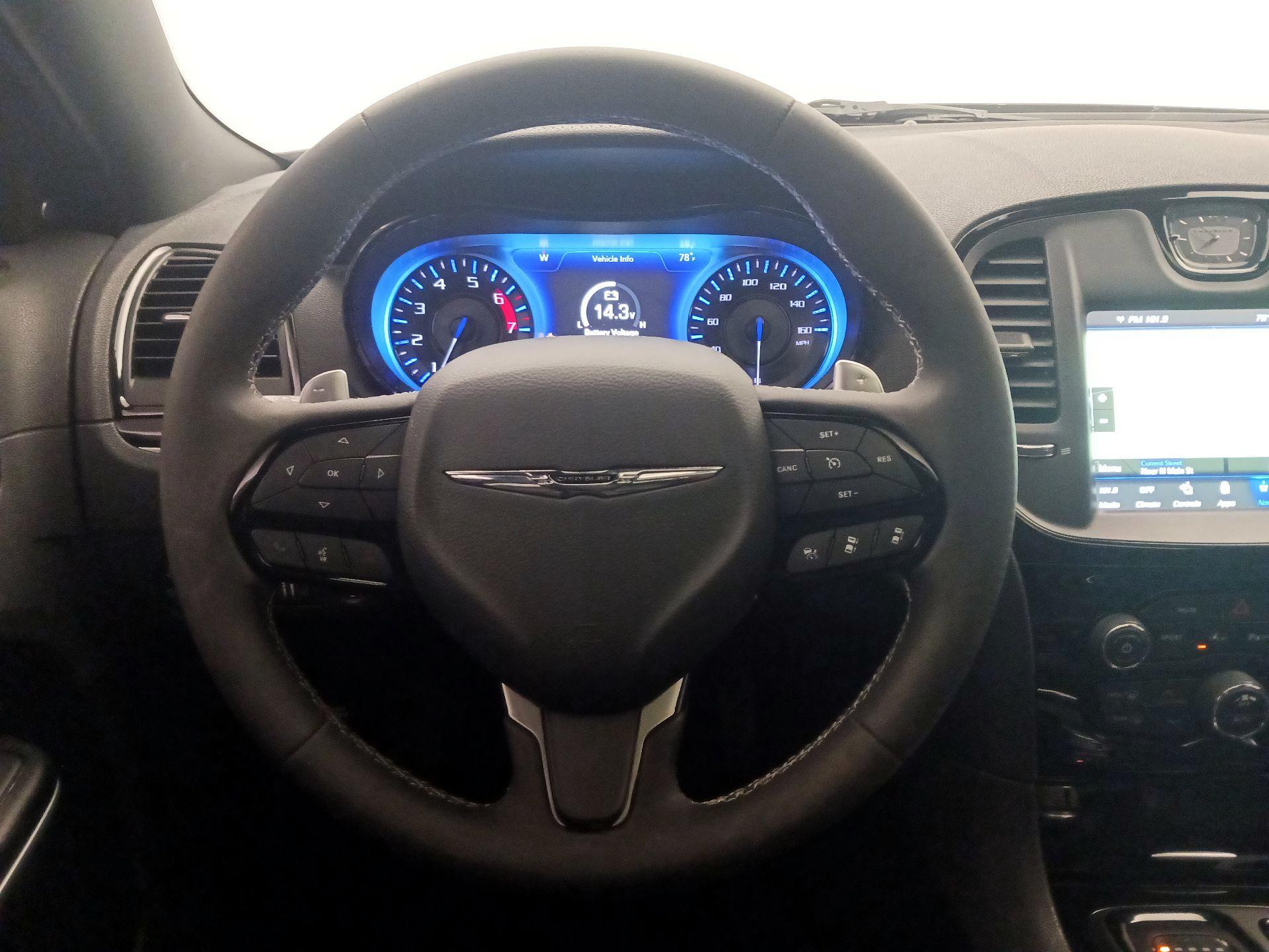 Thumbnail: 2023 Chrysler 300 - 10