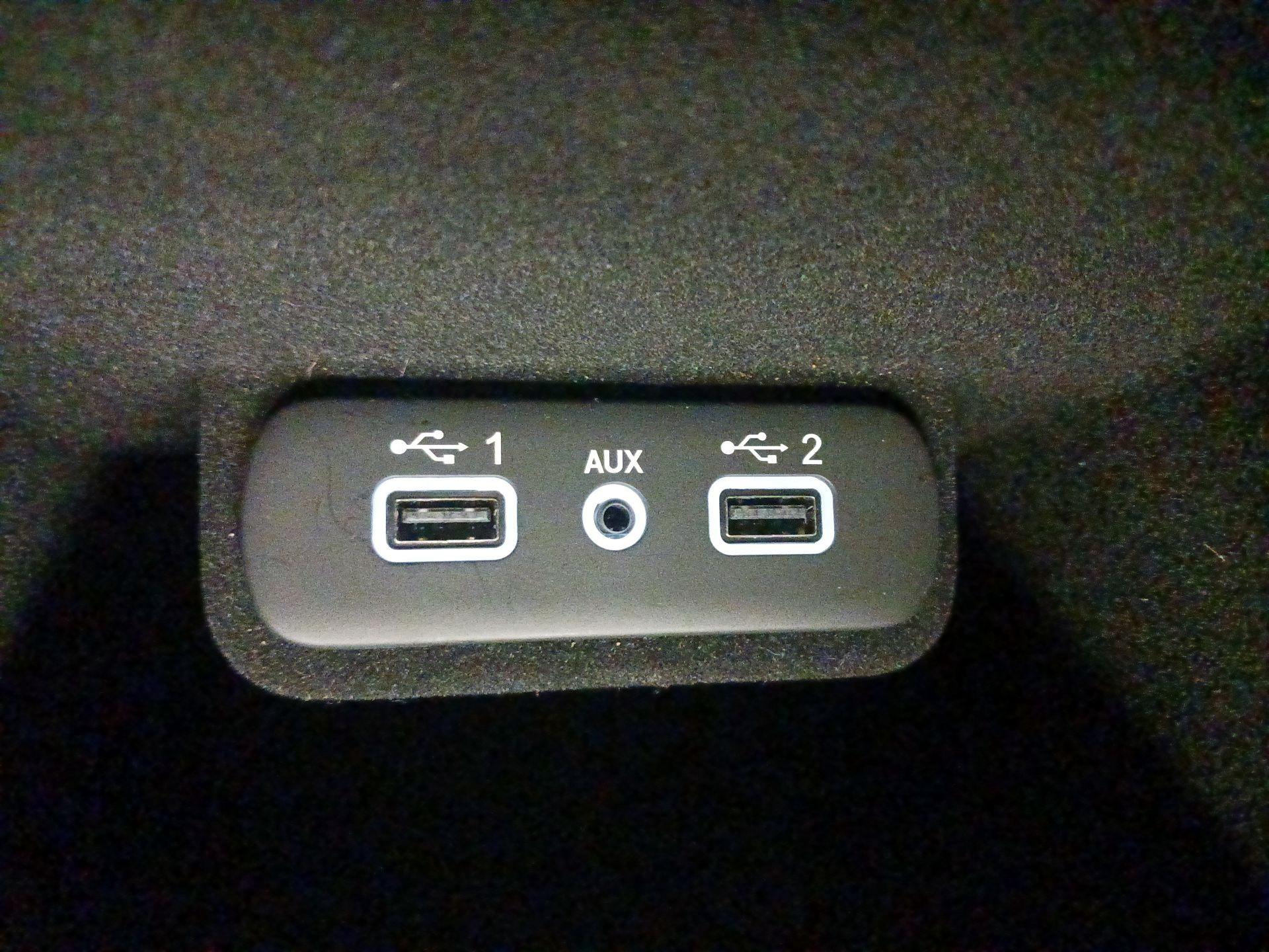 Thumbnail: 2023 Chrysler 300 - 19