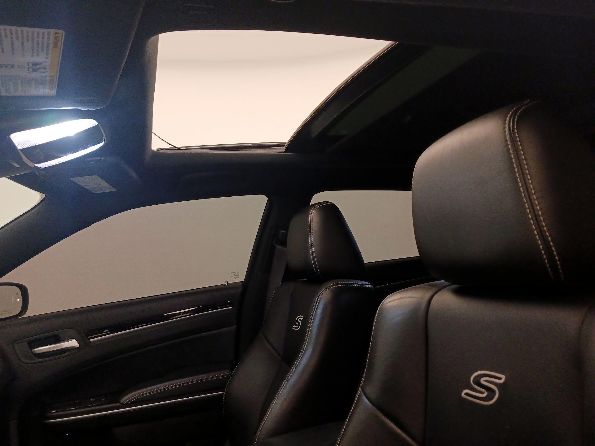 Thumbnail: 2023 Chrysler 300 - 20