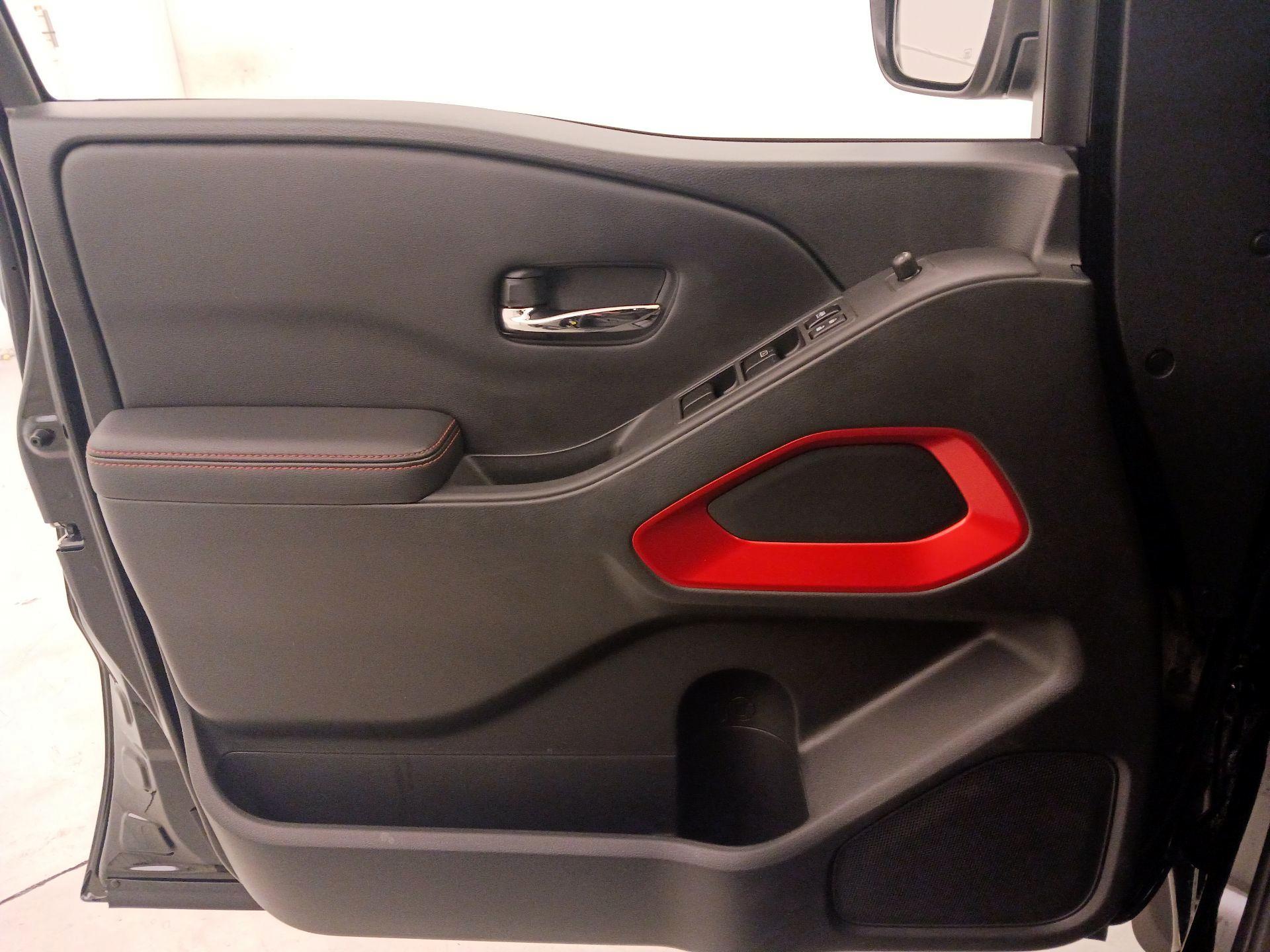 Thumbnail: 2025 Nissan Frontier - 12