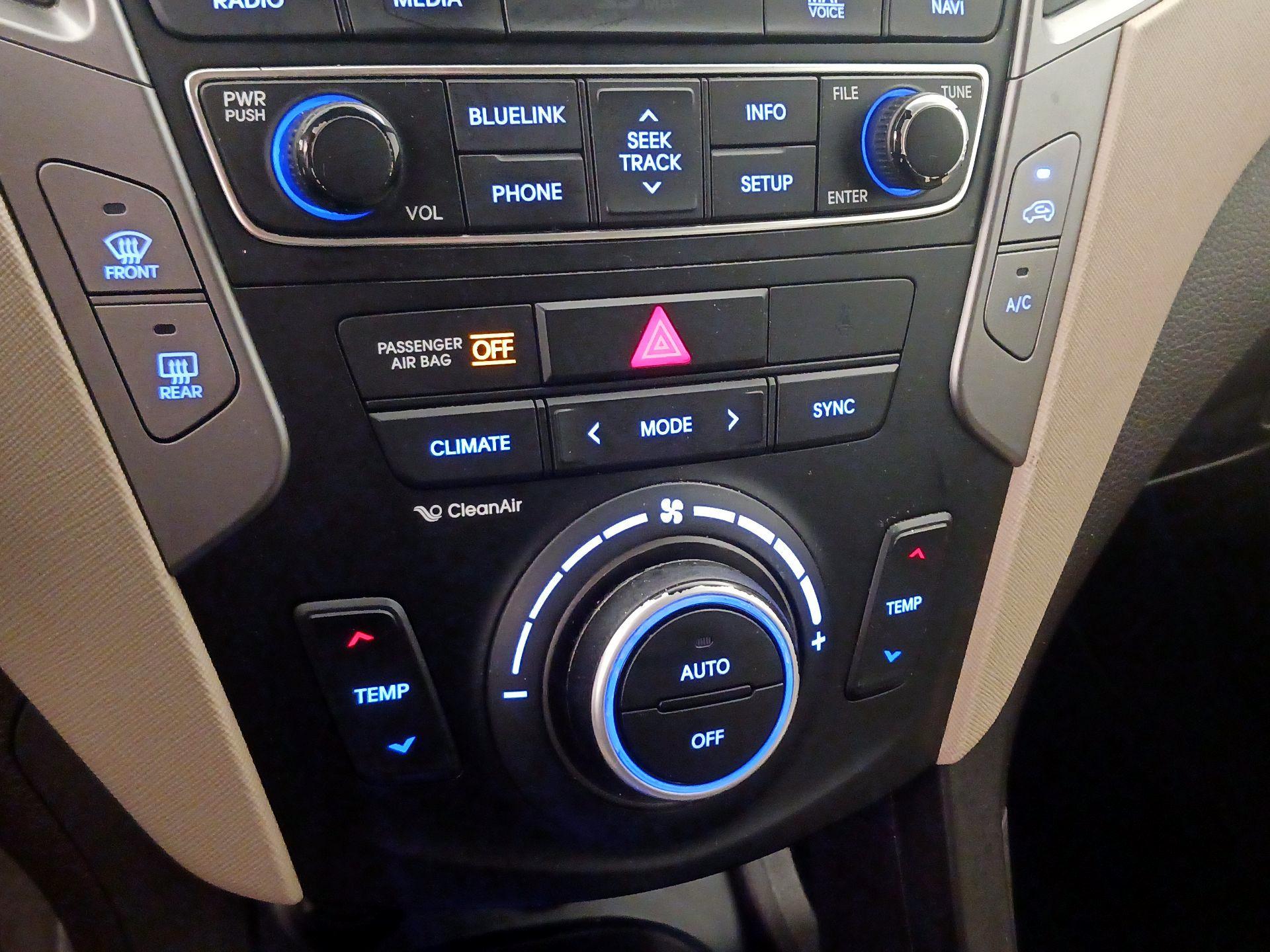 Thumbnail: 2018 Hyundai Santa Fe - 17