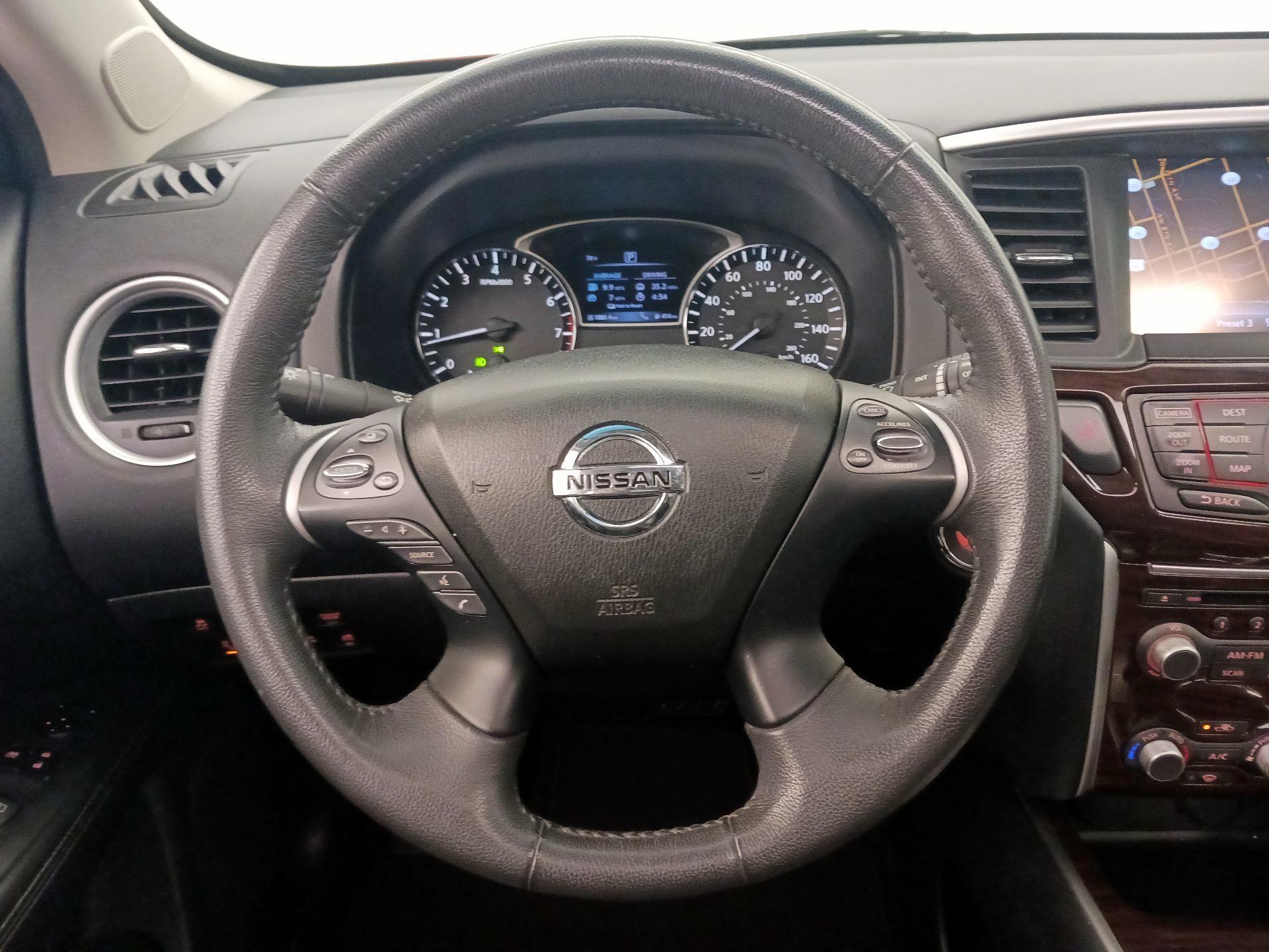 Thumbnail: 2016 Nissan Pathfinder - 10