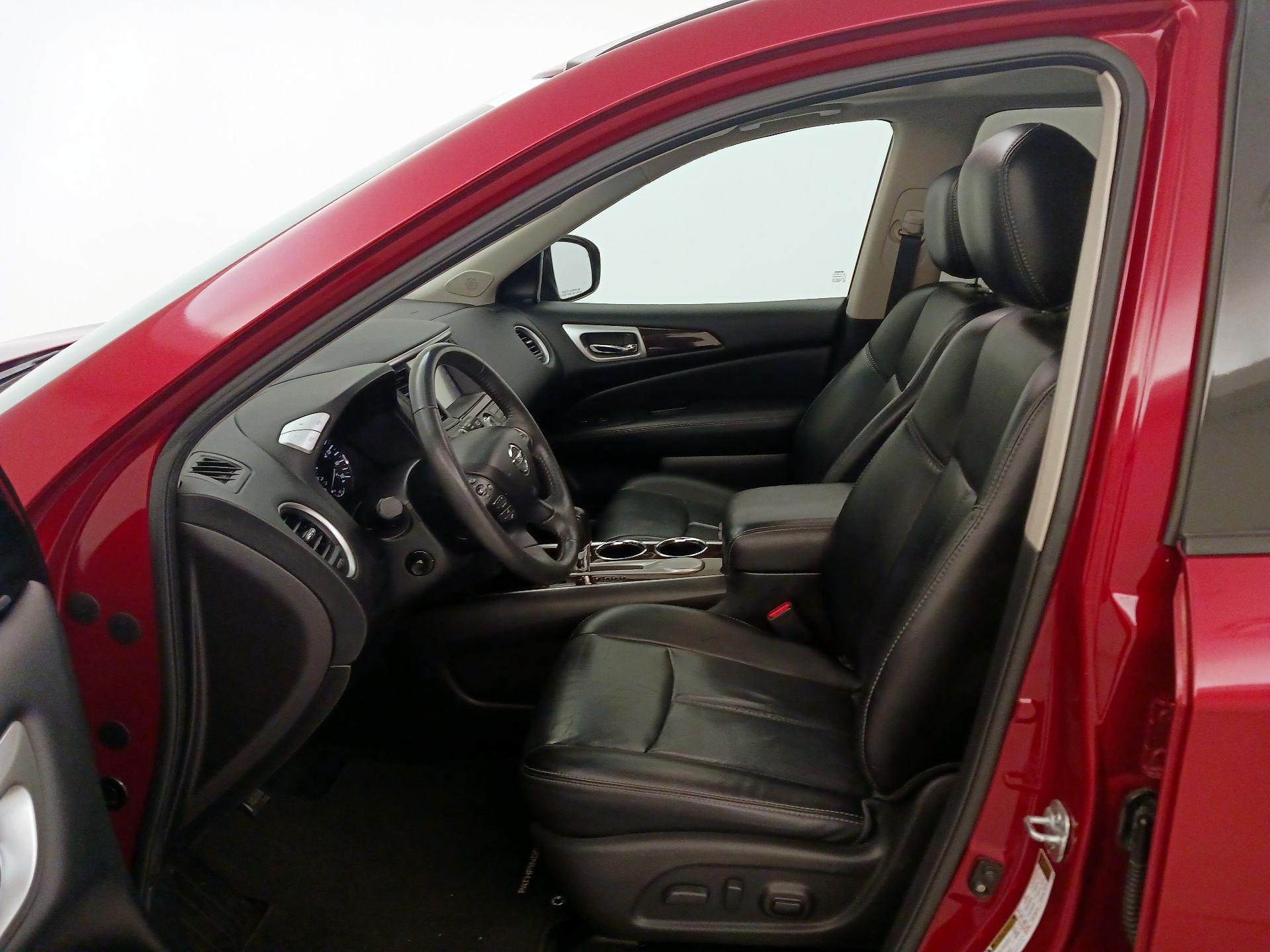 Thumbnail: 2016 Nissan Pathfinder - 11