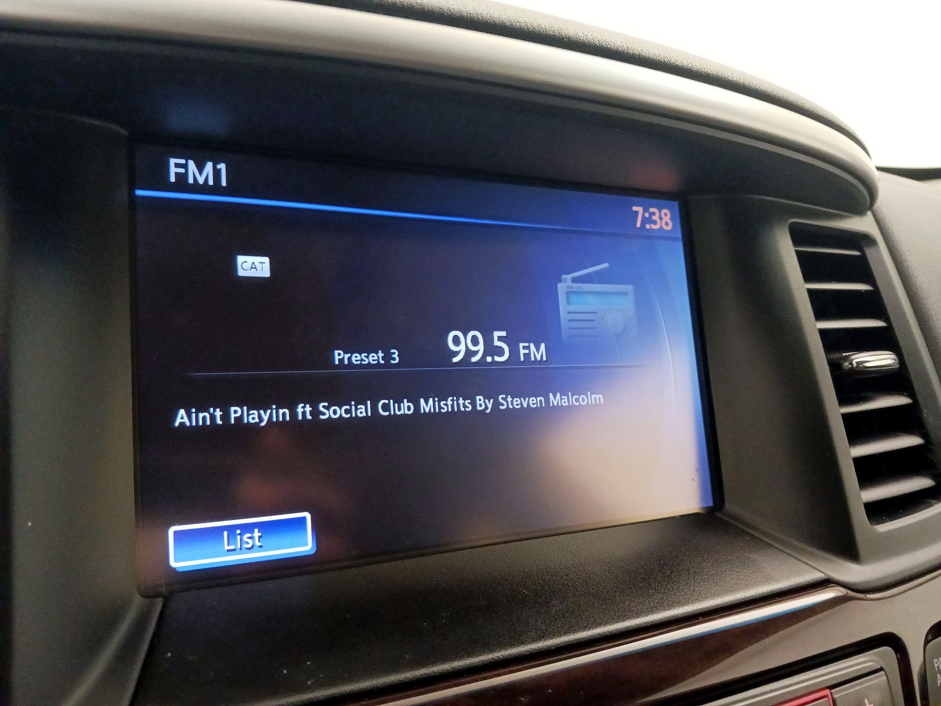 Thumbnail: 2016 Nissan Pathfinder - 16