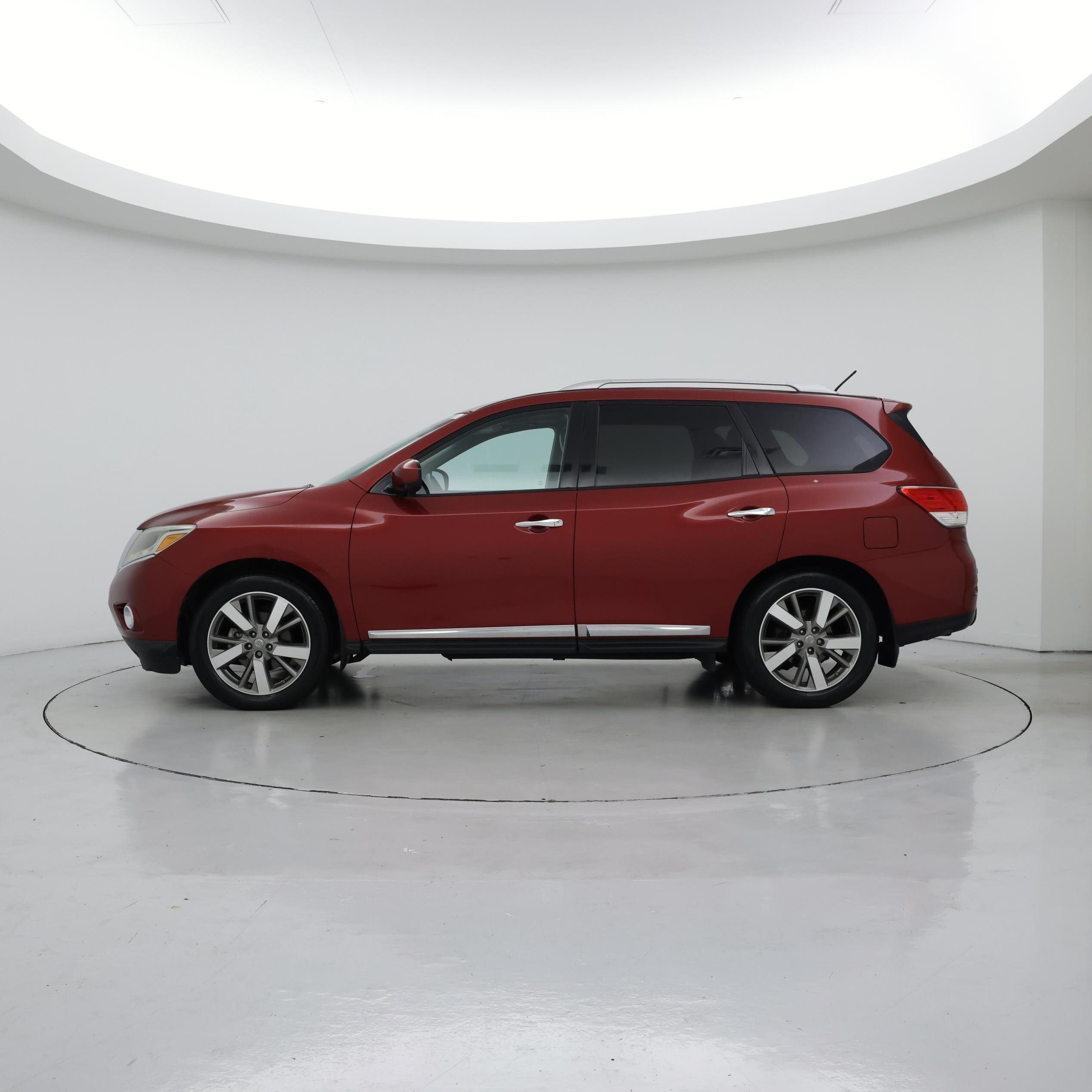 Thumbnail: 2016 Nissan Pathfinder - 3