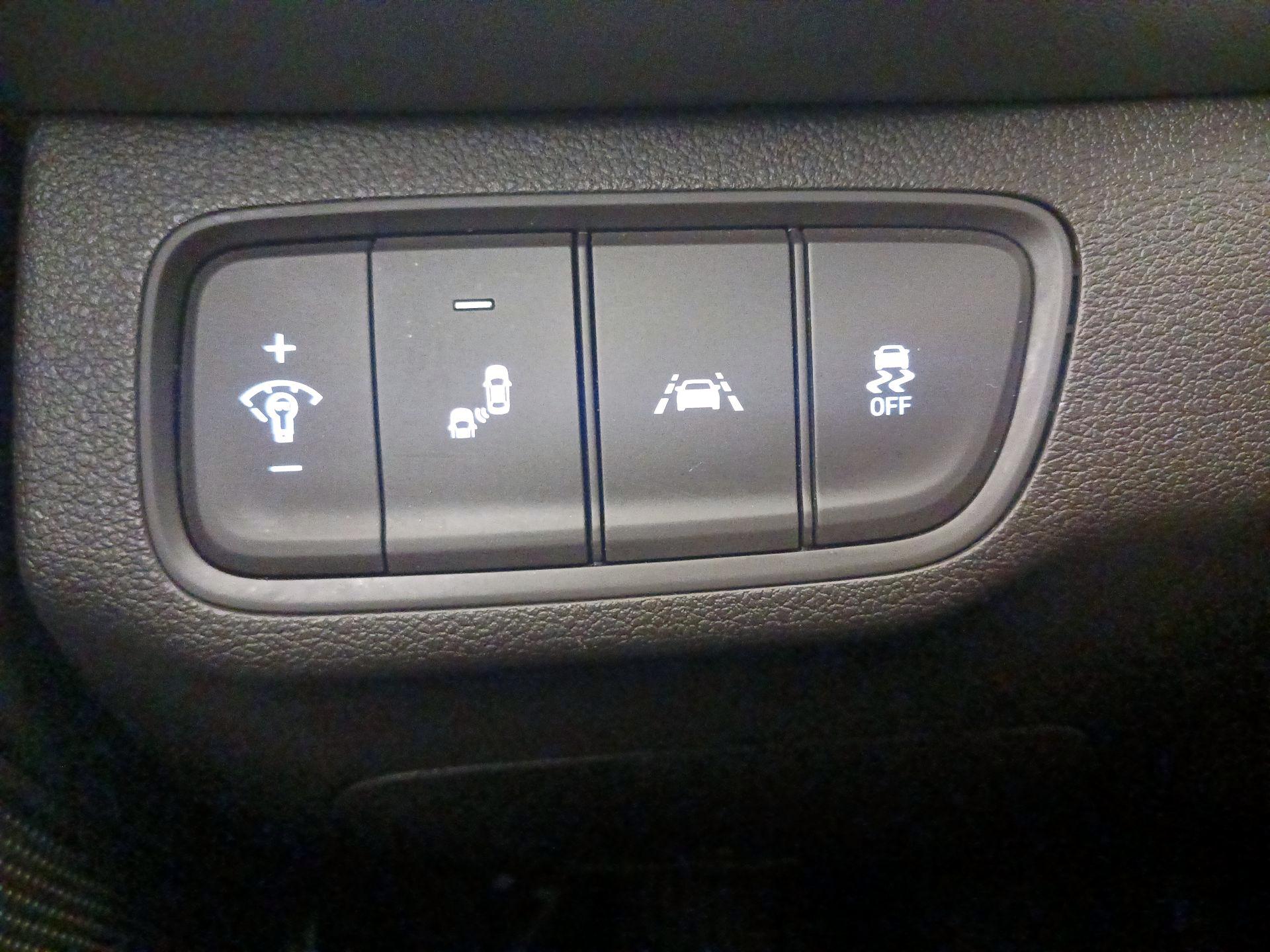 Thumbnail: 2019 Hyundai Santa Fe - 13