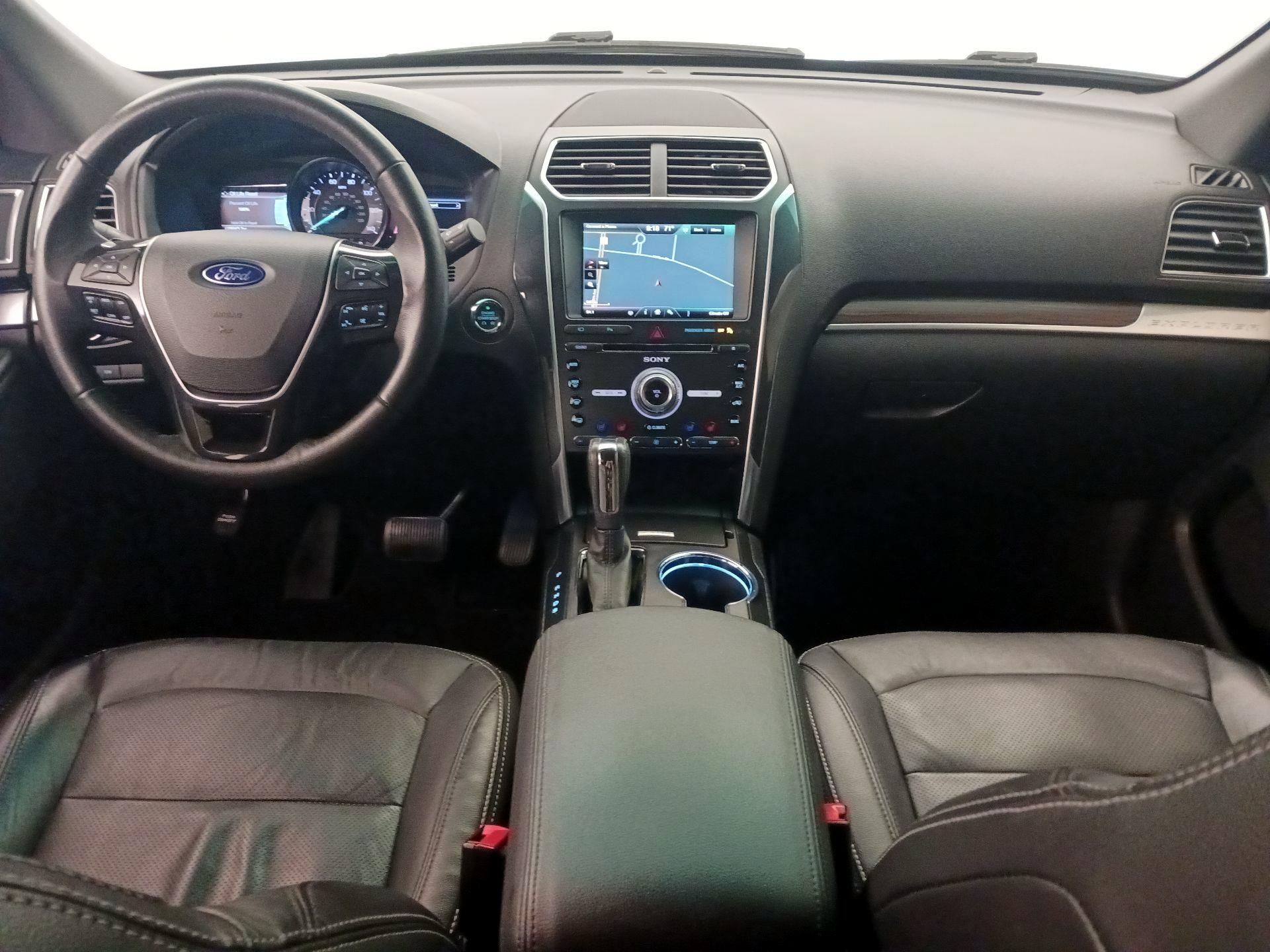 Thumbnail: 2016 Ford Explorer - 9