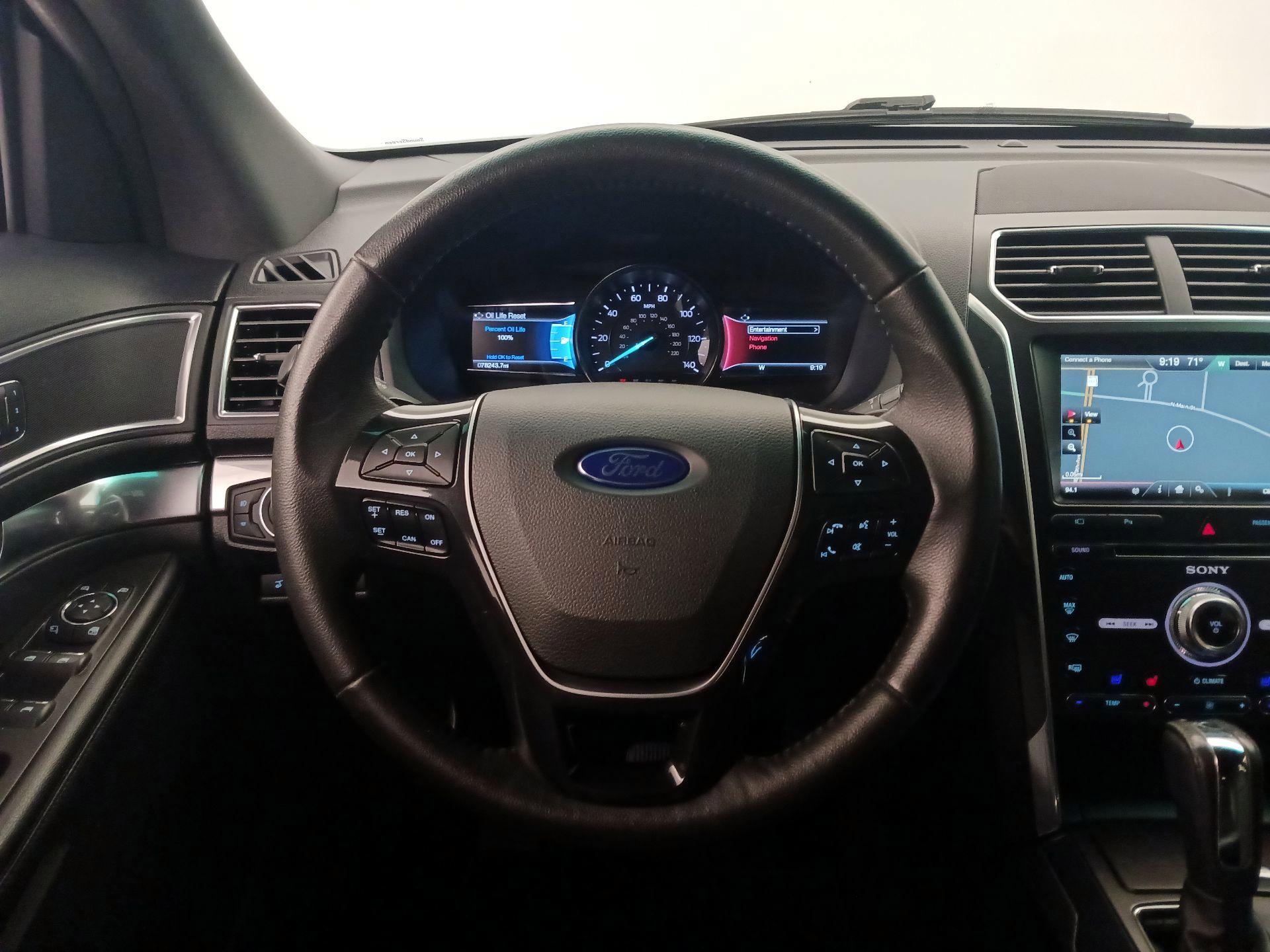 Thumbnail: 2016 Ford Explorer - 10