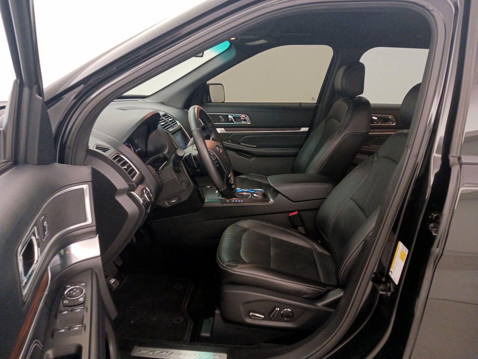 Thumbnail: 2016 Ford Explorer - 11