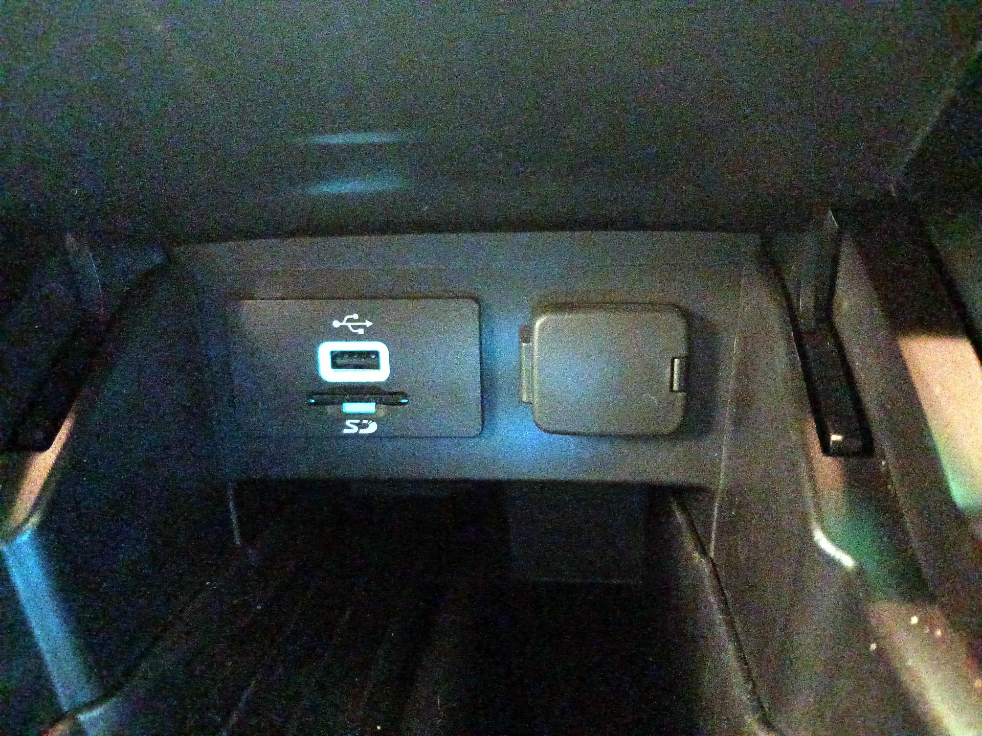 Thumbnail: 2016 Ford Explorer - 19