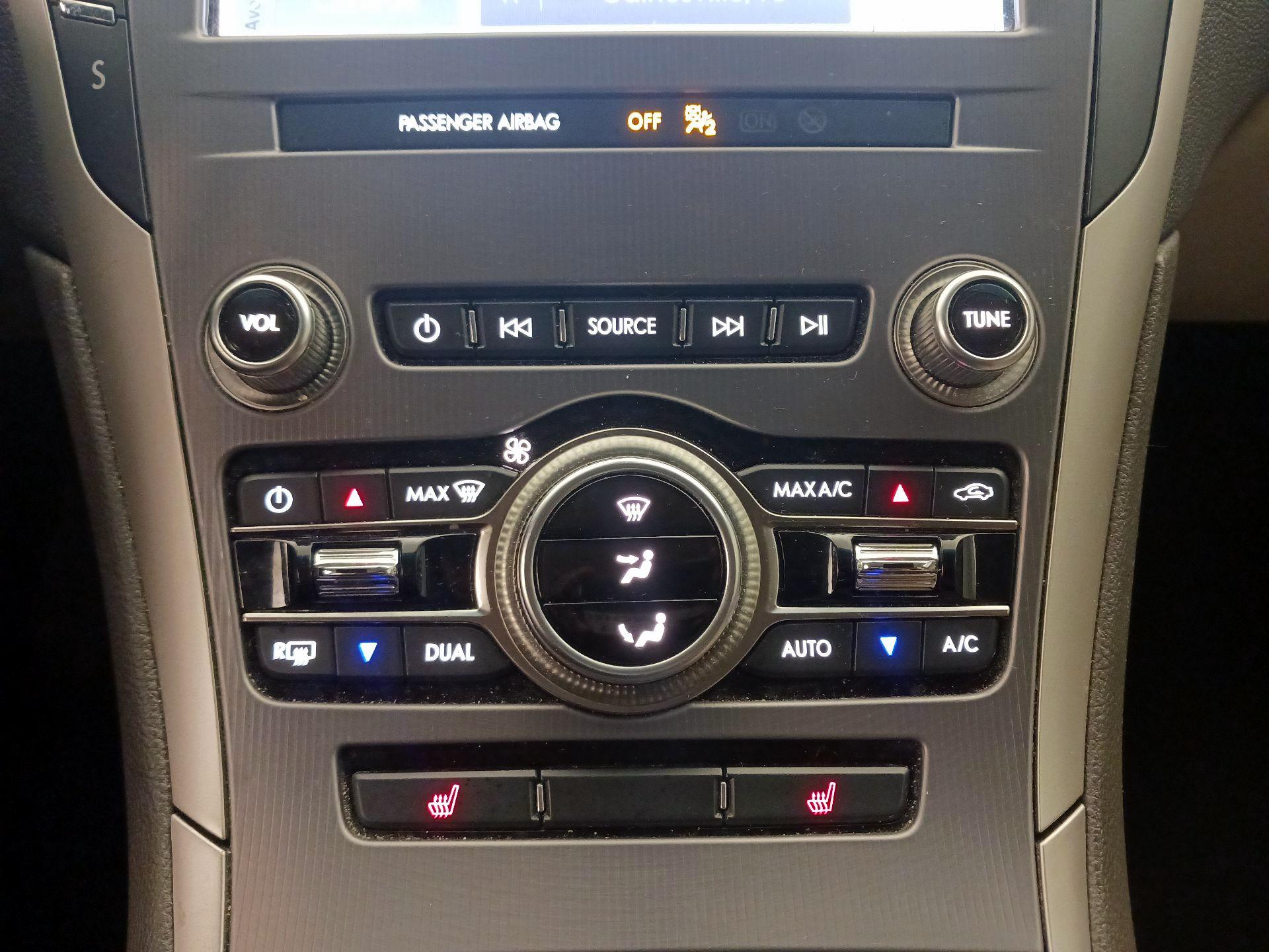 Thumbnail: 2020 Lincoln MKZ - 17