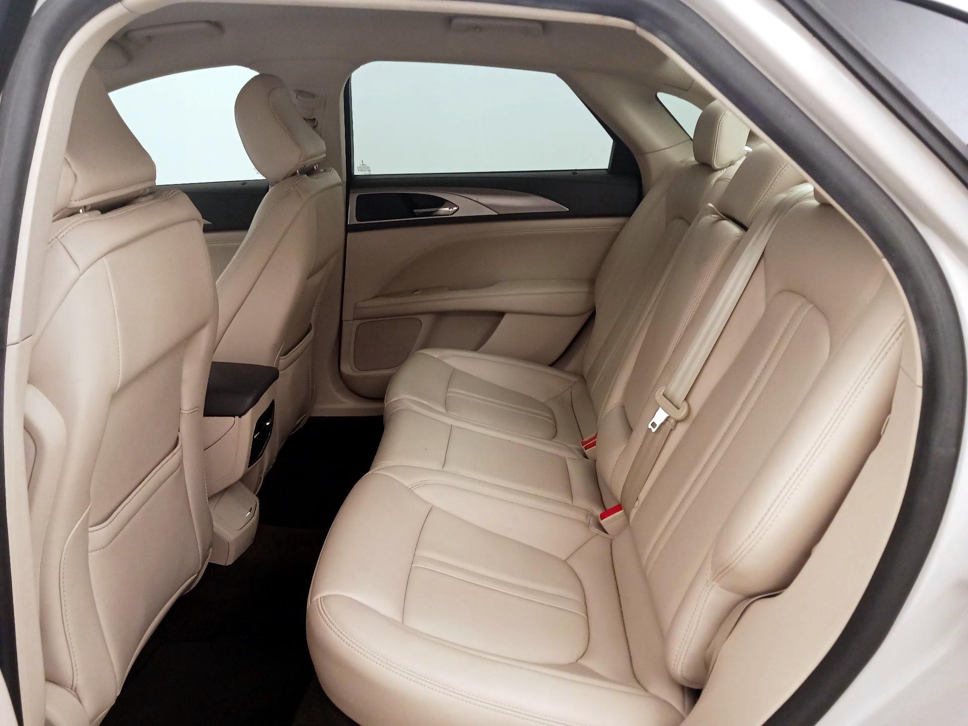 Thumbnail: 2020 Lincoln MKZ - 20