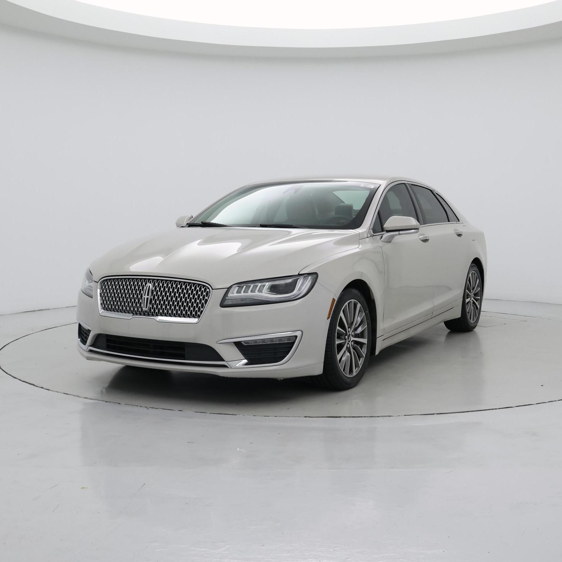 Thumbnail: 2020 Lincoln MKZ - 4