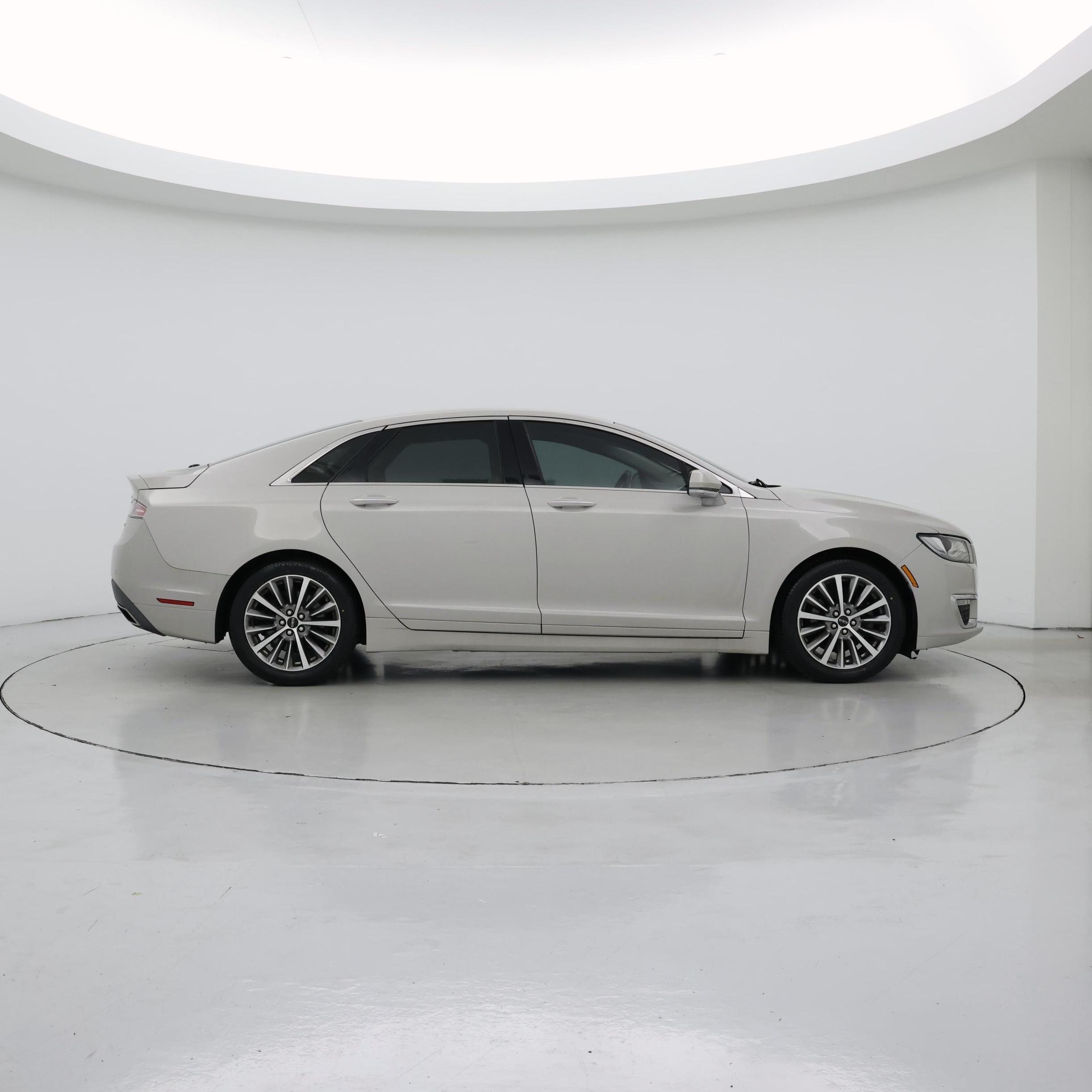 Thumbnail: 2020 Lincoln MKZ - 7