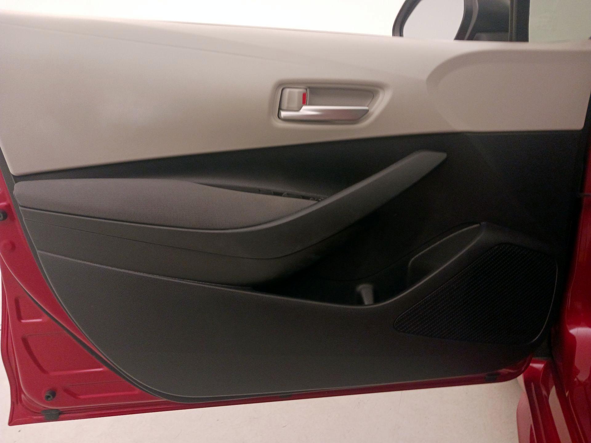 Thumbnail: 2021 Toyota Corolla - 12