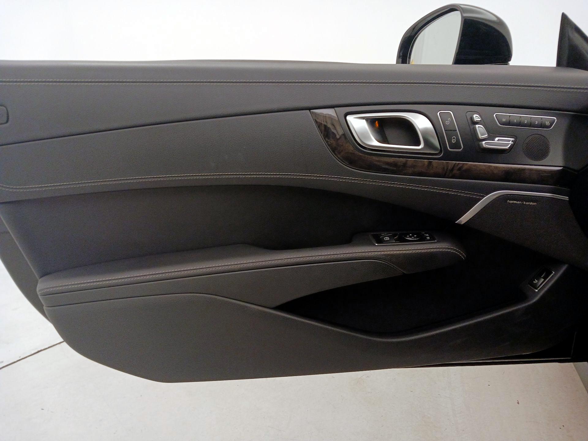 Thumbnail: 2015 Mercedes-Benz SL-Class - 12