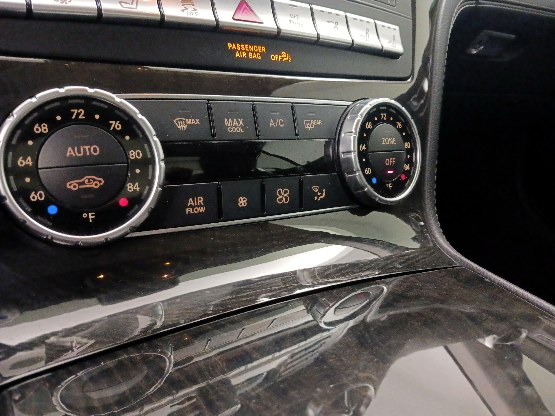 Thumbnail: 2015 Mercedes-Benz SL-Class - 17