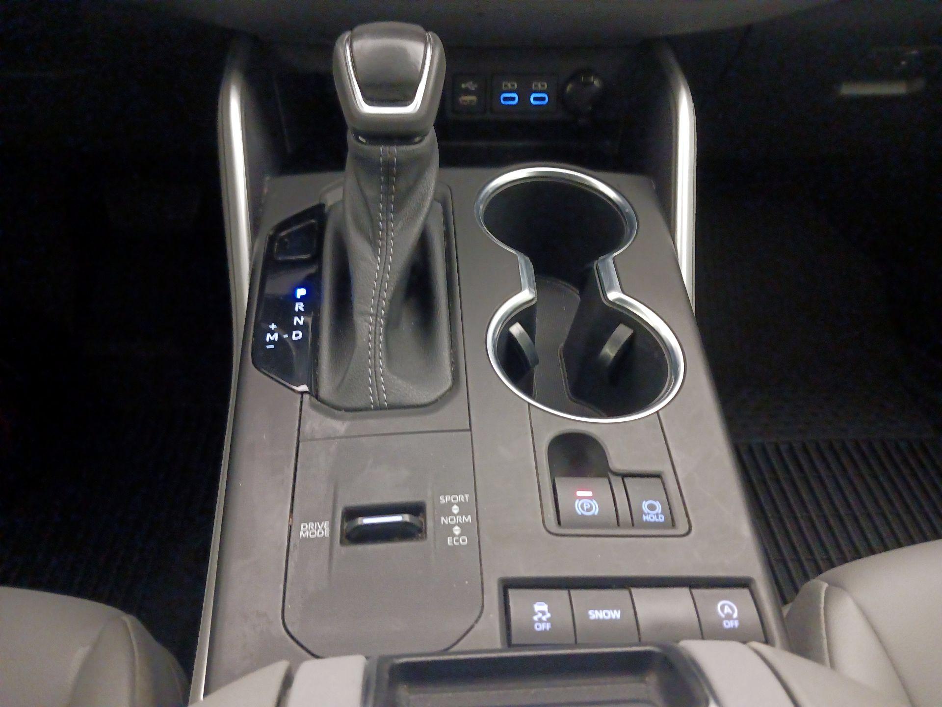 Thumbnail: 2022 Toyota Highlander - 17