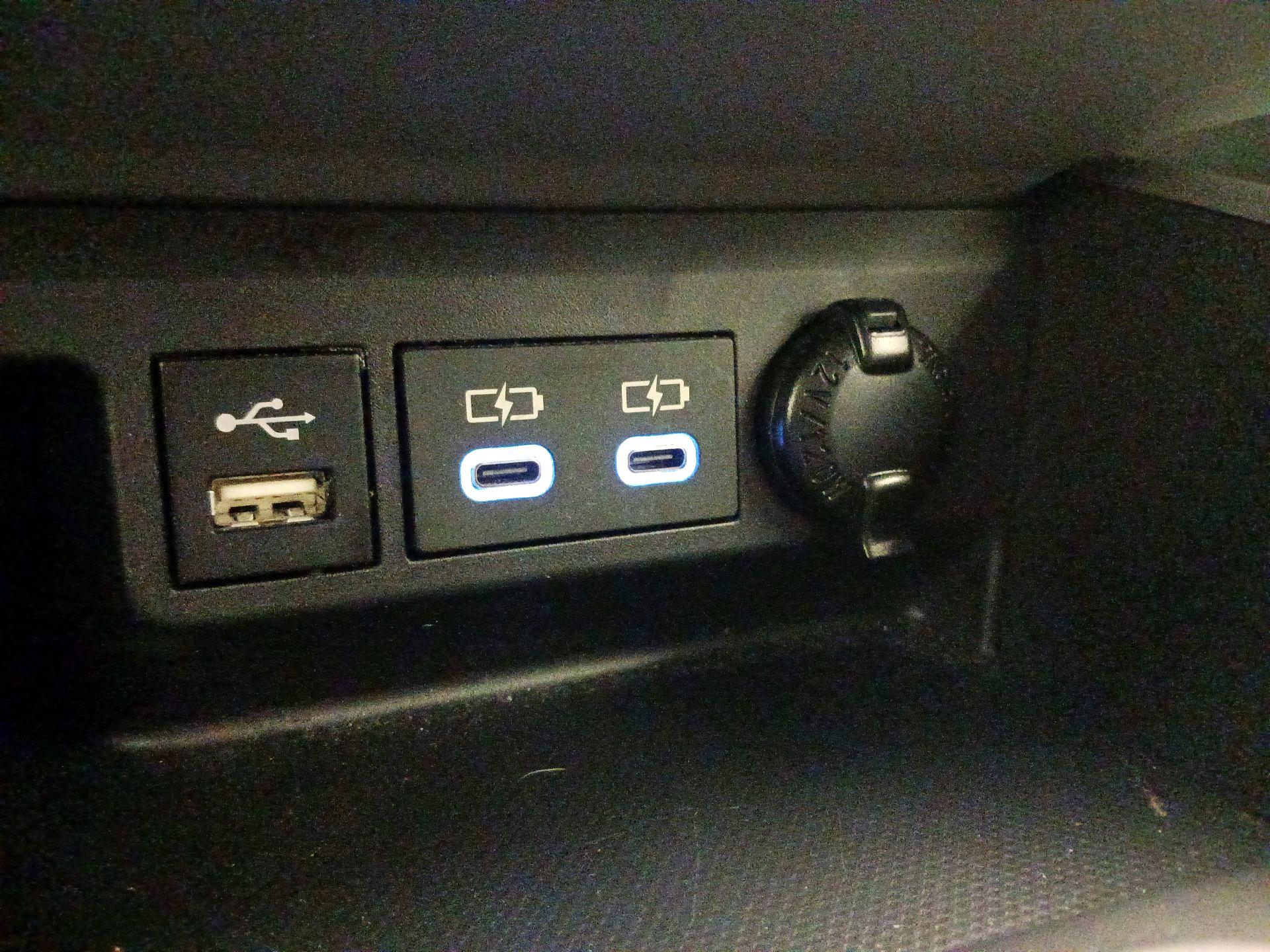 Thumbnail: 2022 Toyota Highlander - 18