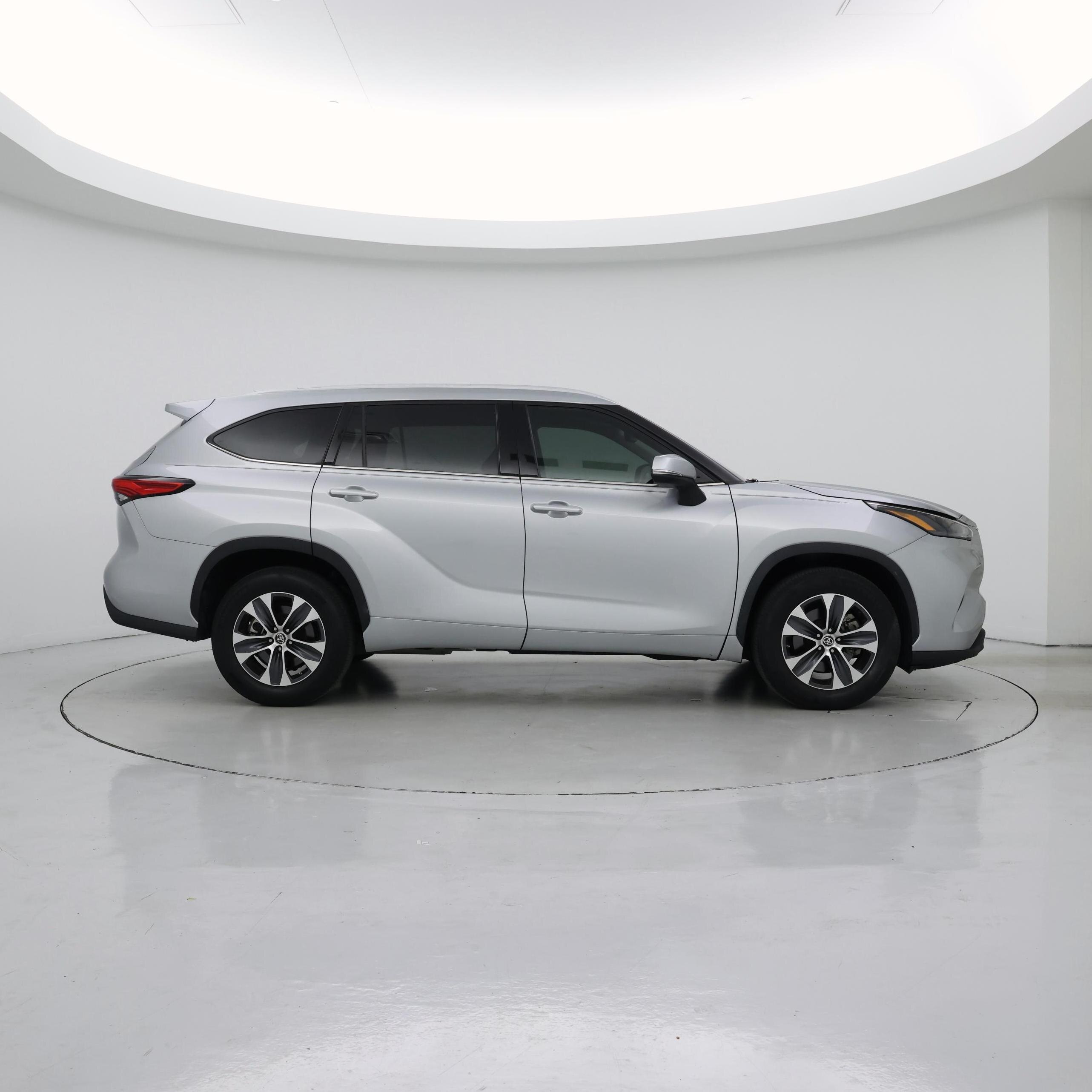 Thumbnail: 2022 Toyota Highlander - 7