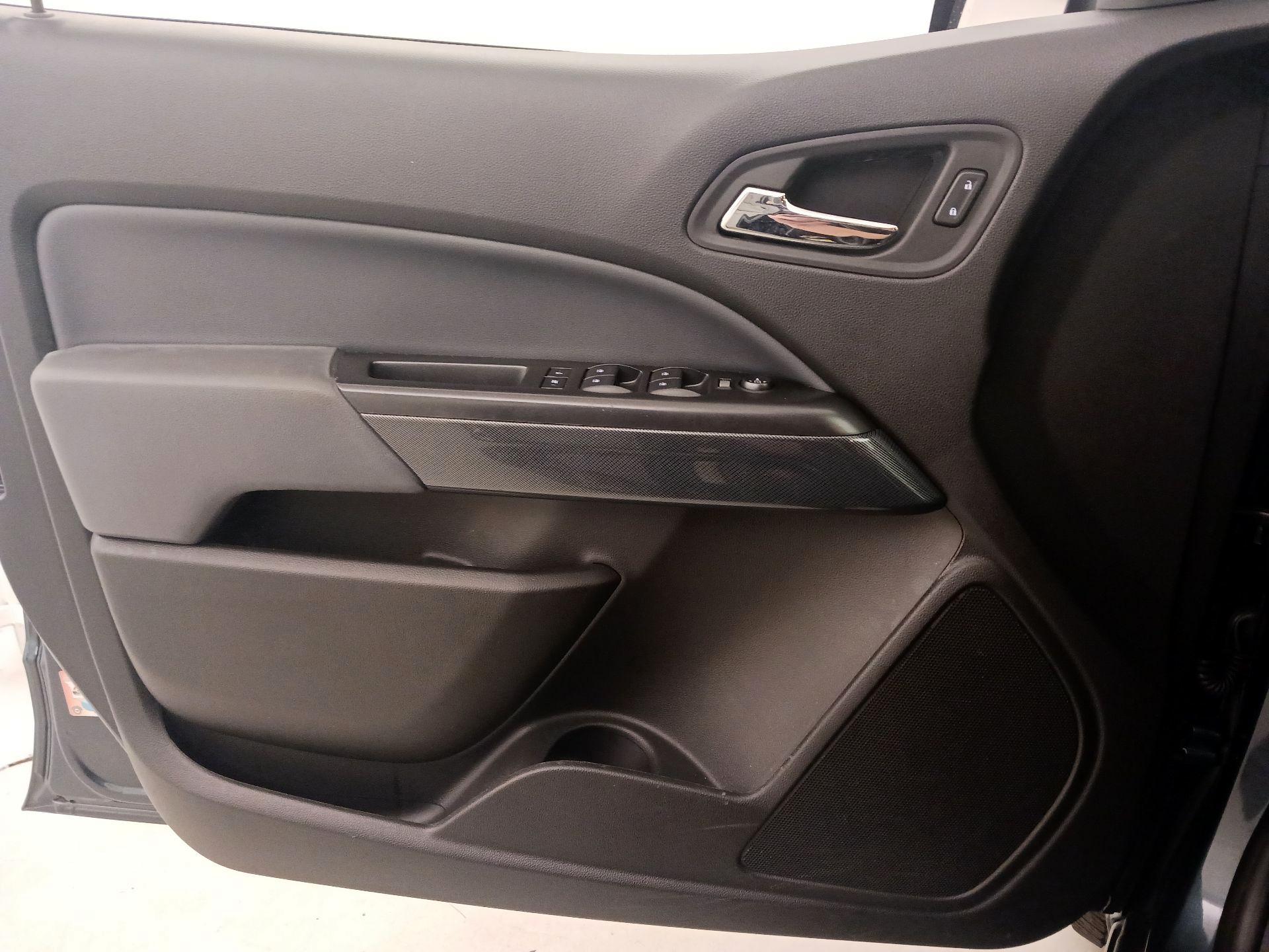 Thumbnail: 2019 Chevrolet Colorado - 12