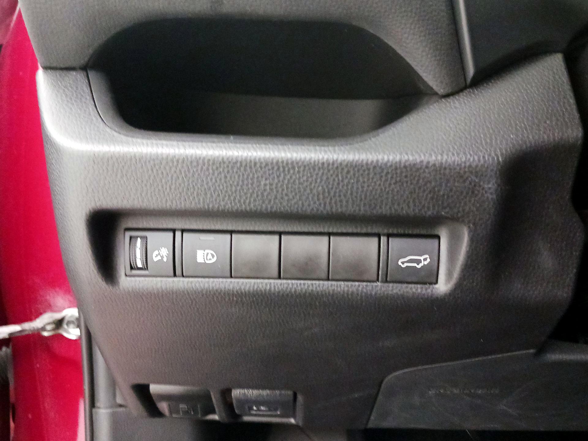 Thumbnail: 2021 Toyota RAV4 - 13