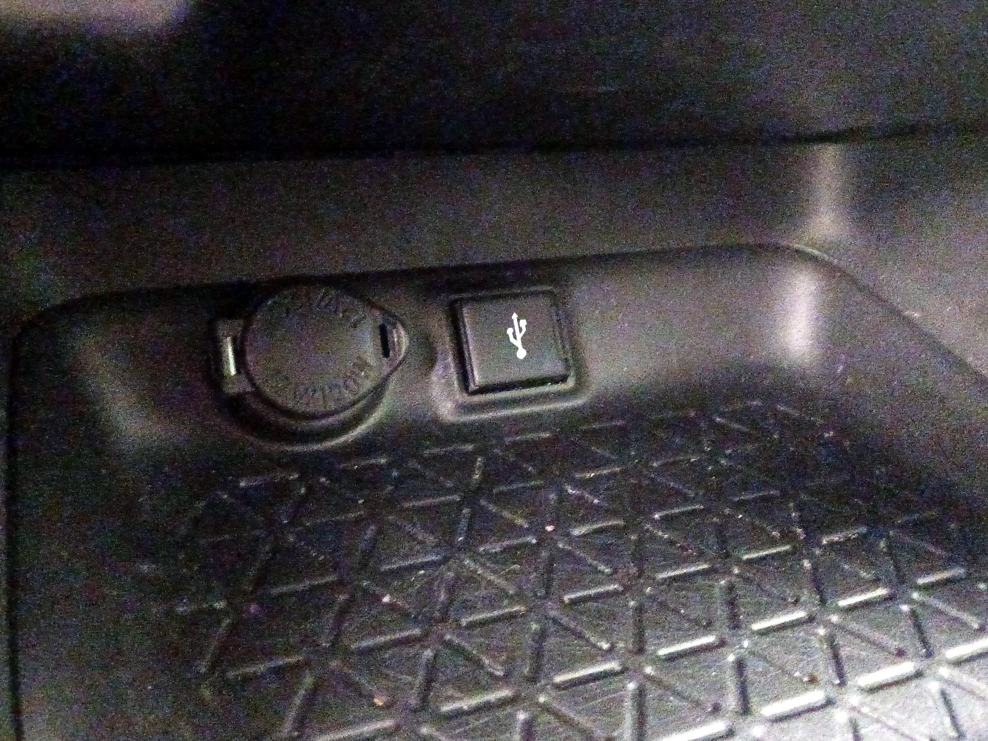 Thumbnail: 2021 Toyota RAV4 - 18