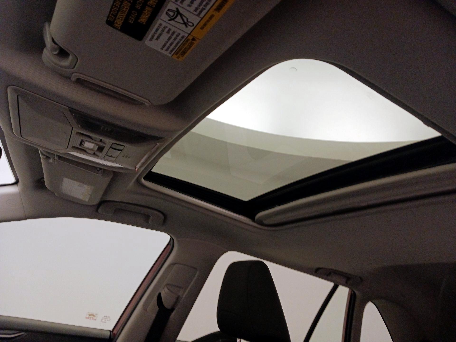 Thumbnail: 2021 Toyota RAV4 - 19