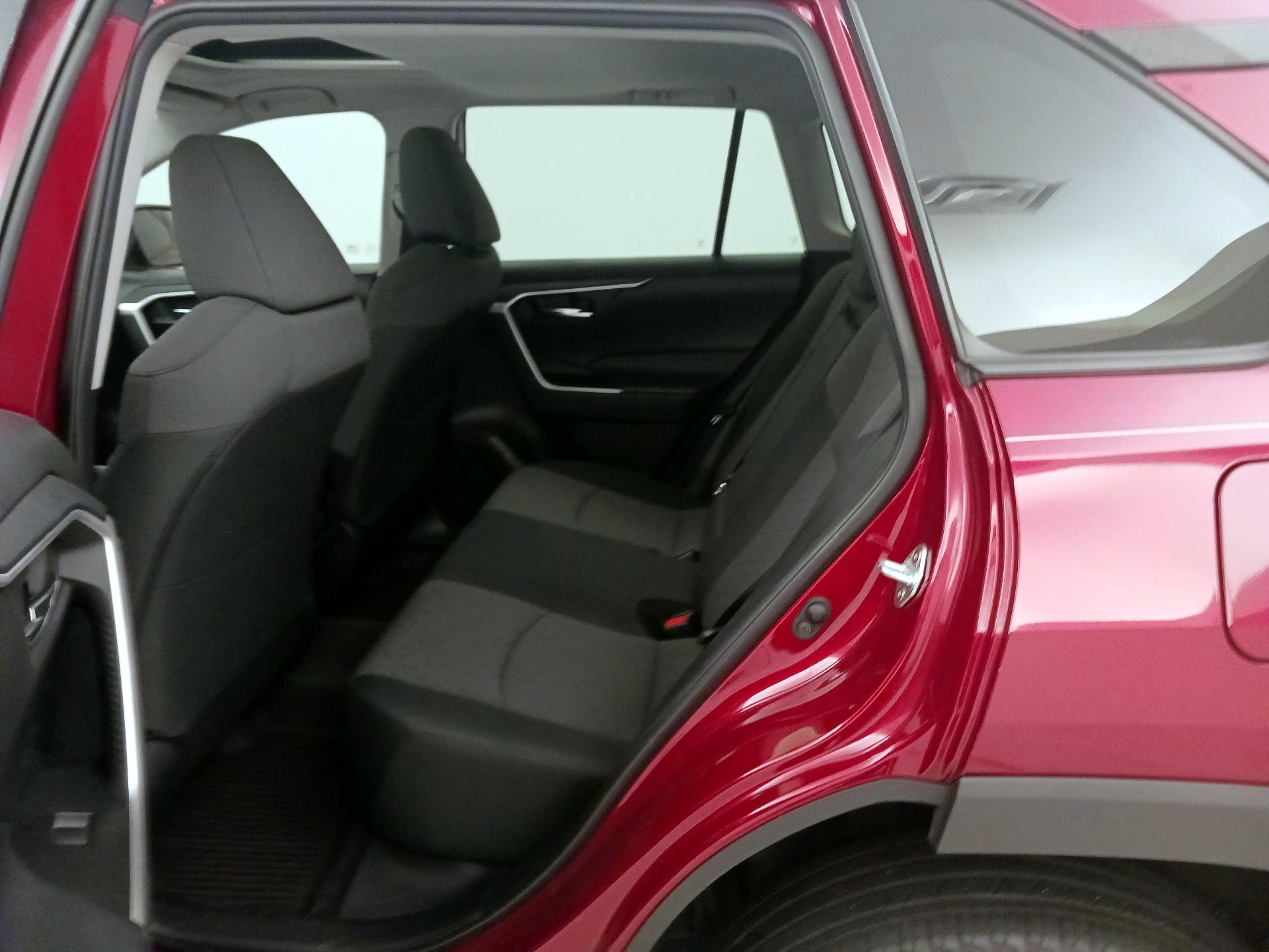 Thumbnail: 2021 Toyota RAV4 - 20