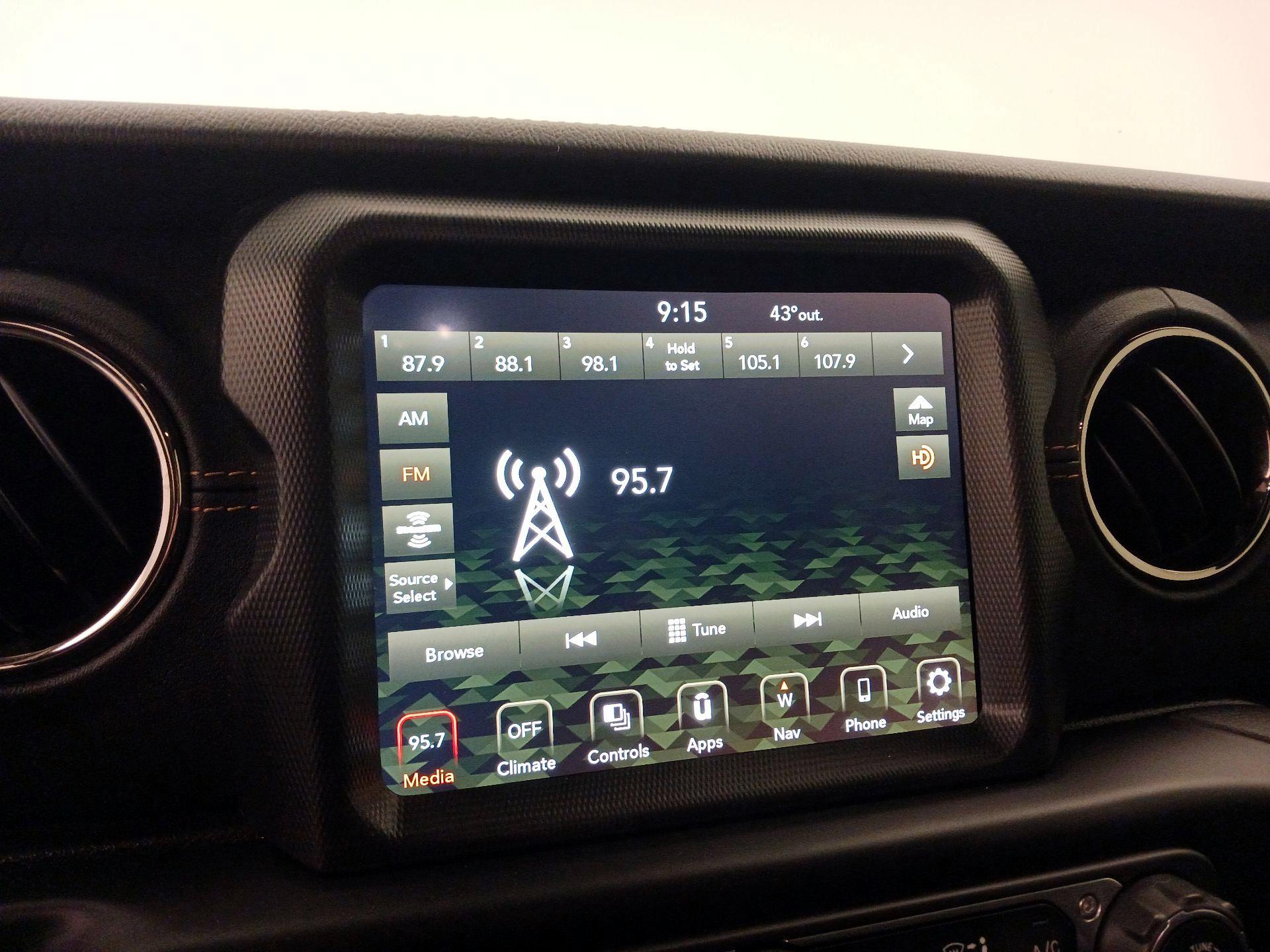 Thumbnail: 2022 Jeep Gladiator - 16