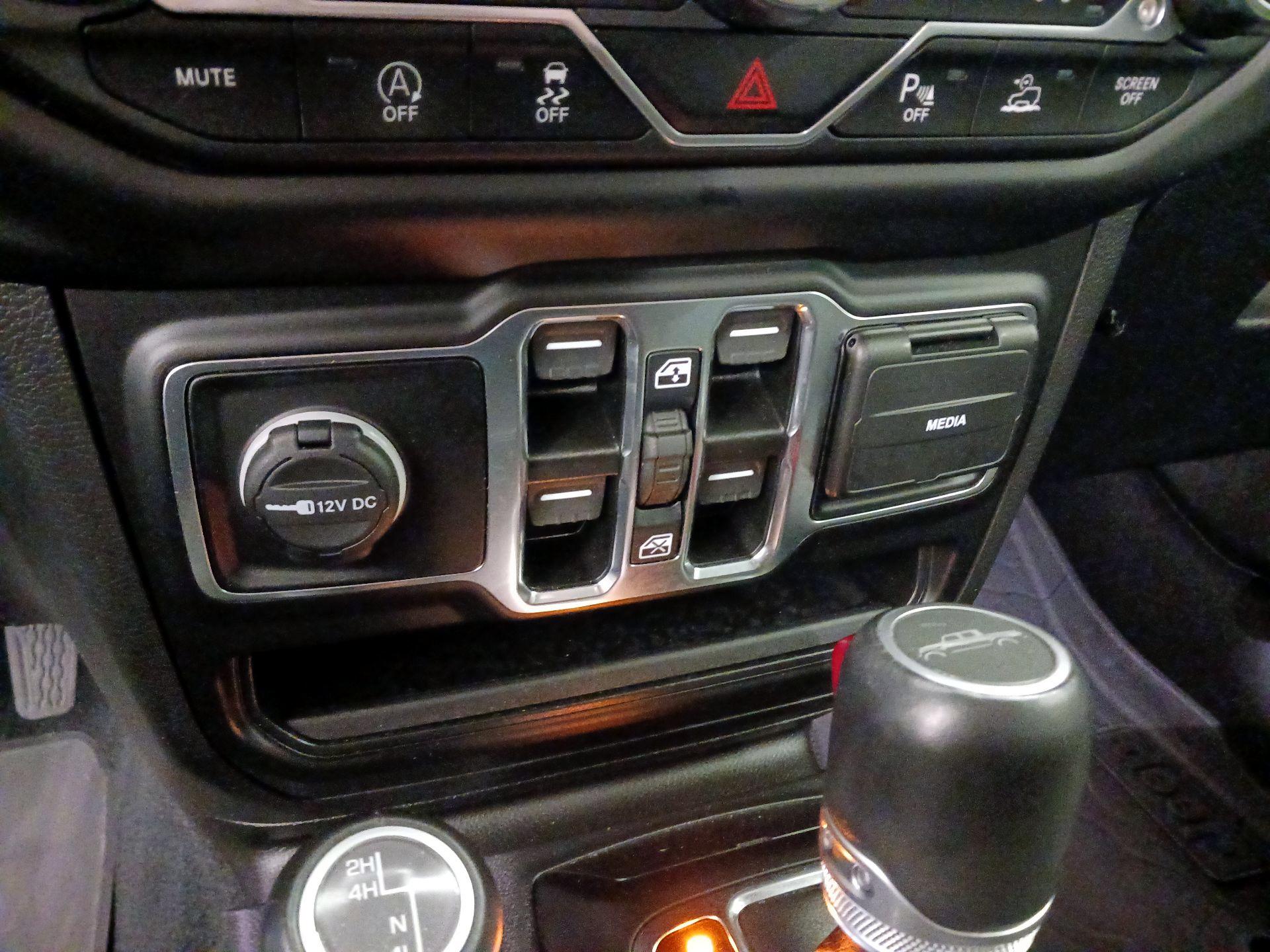 Thumbnail: 2022 Jeep Gladiator - 19