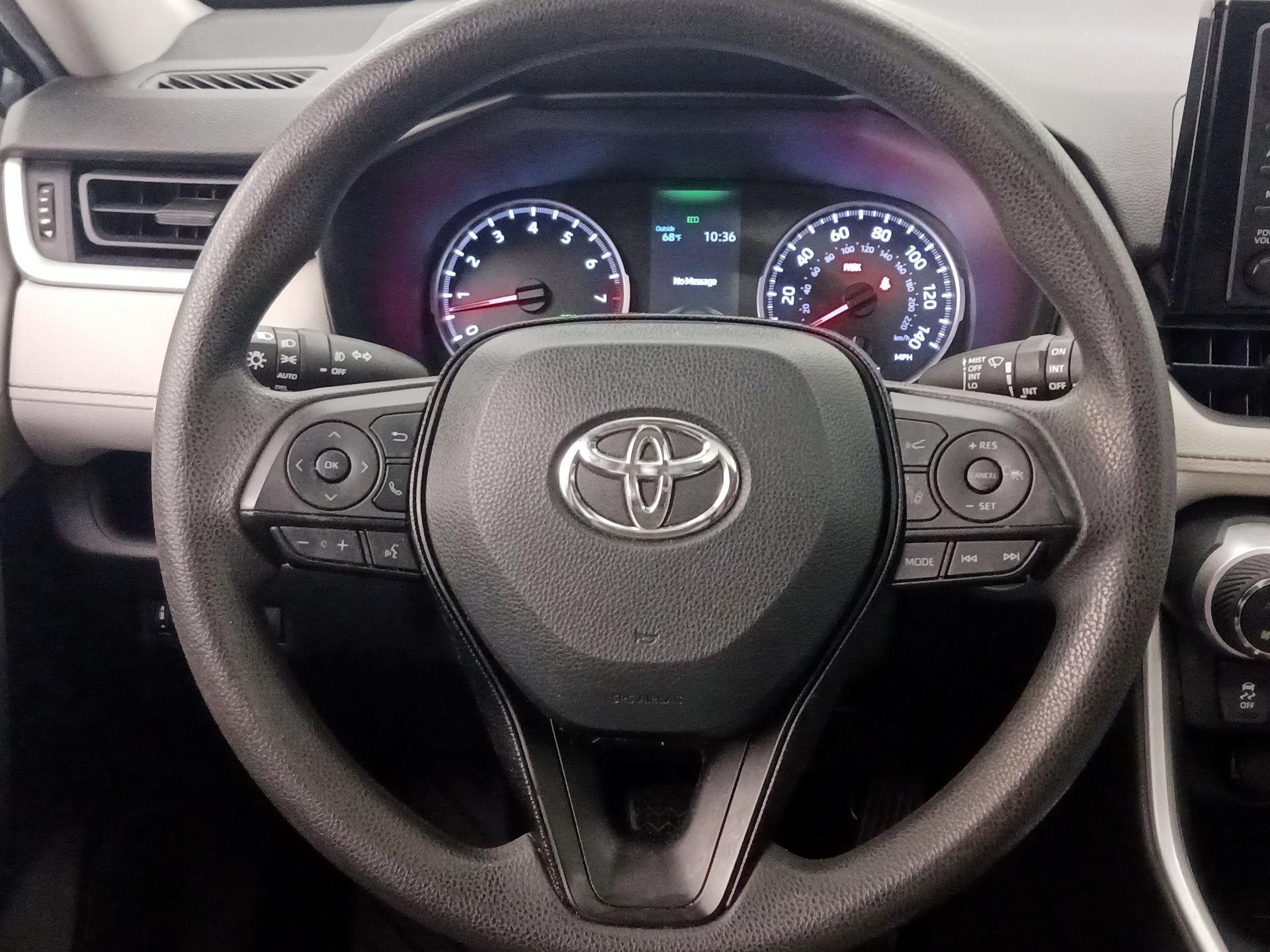 Thumbnail: 2019 Toyota RAV4 - 10