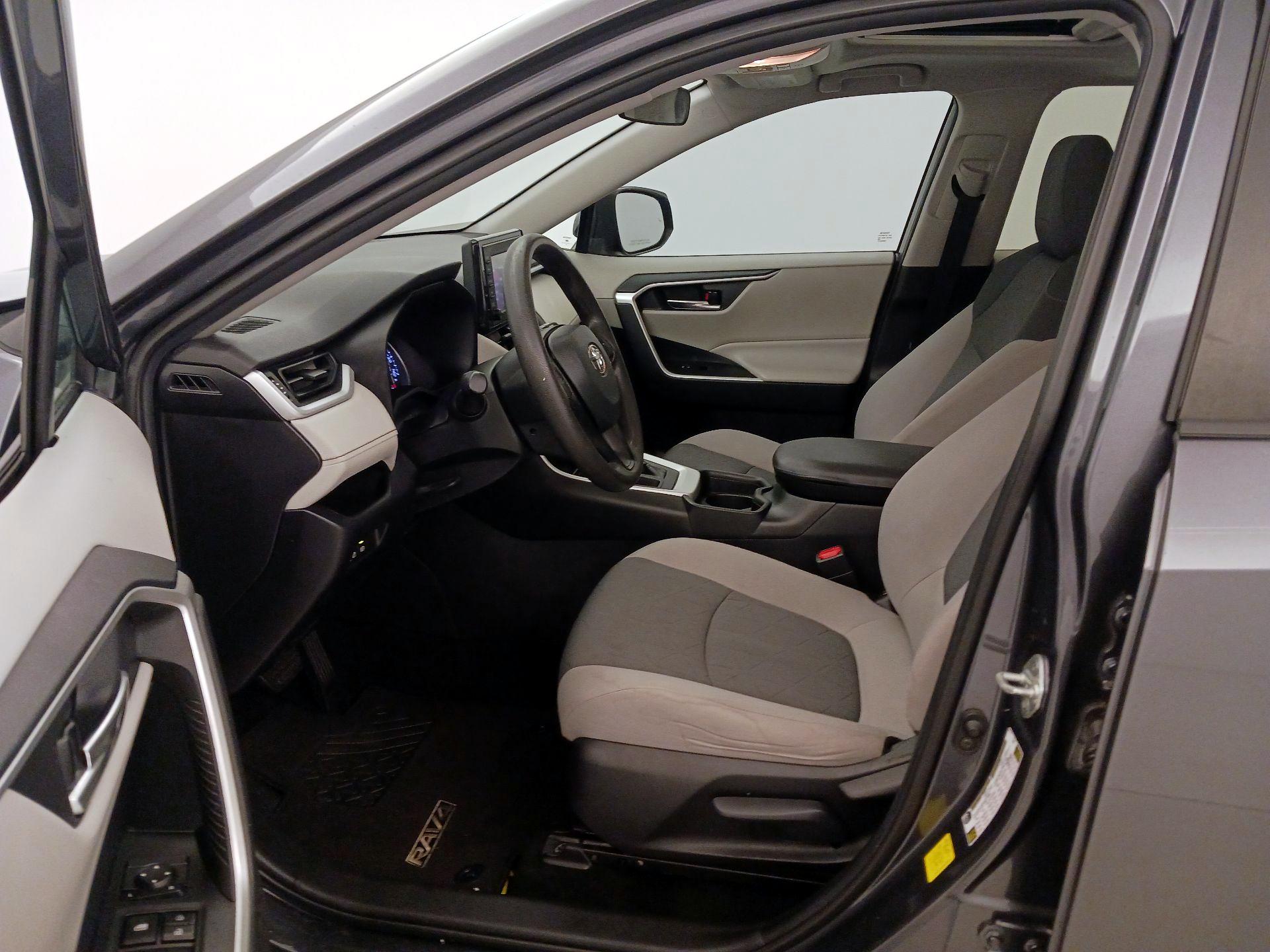 Thumbnail: 2019 Toyota RAV4 - 11