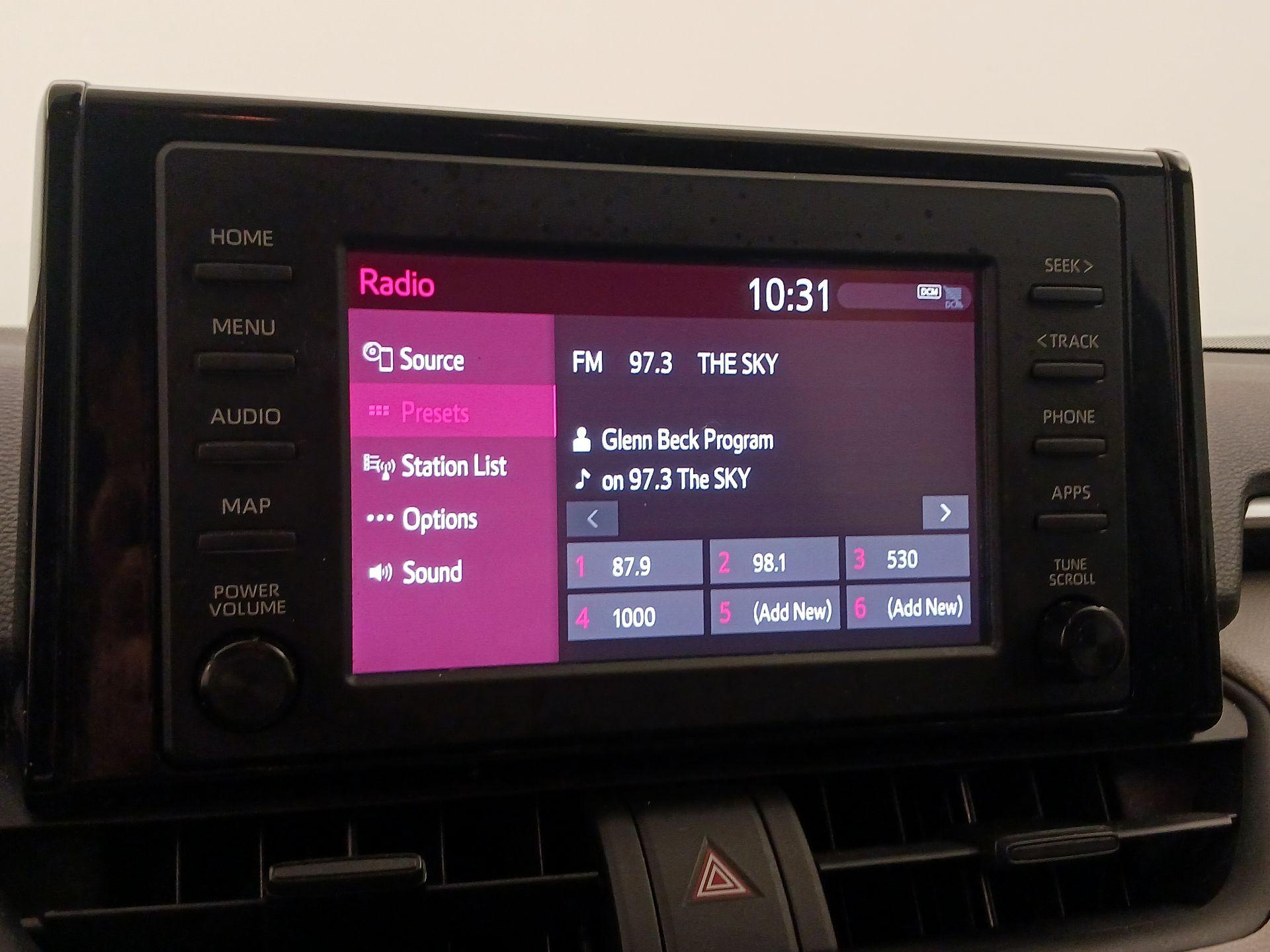 Thumbnail: 2019 Toyota RAV4 - 15