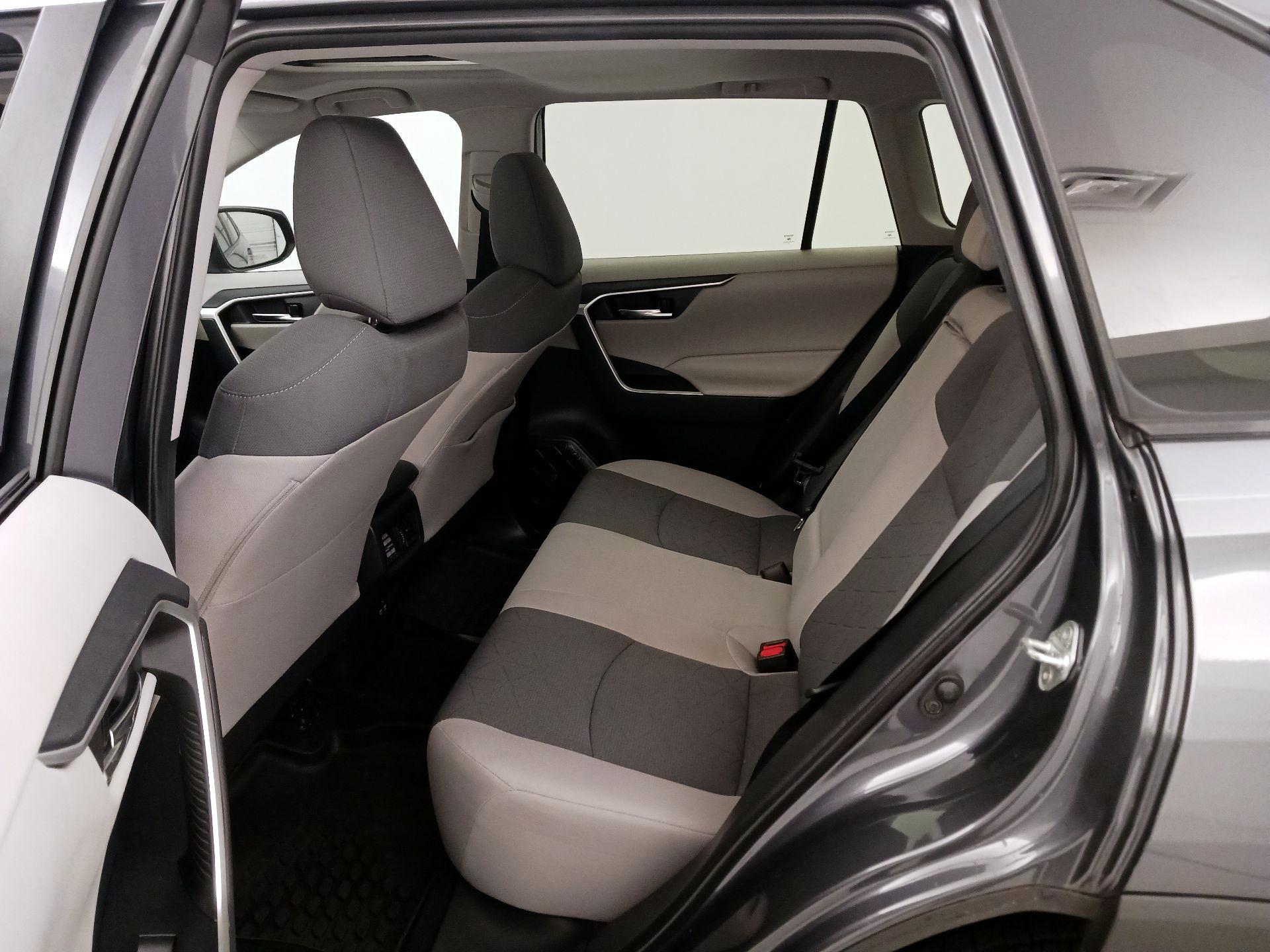 Thumbnail: 2019 Toyota RAV4 - 20