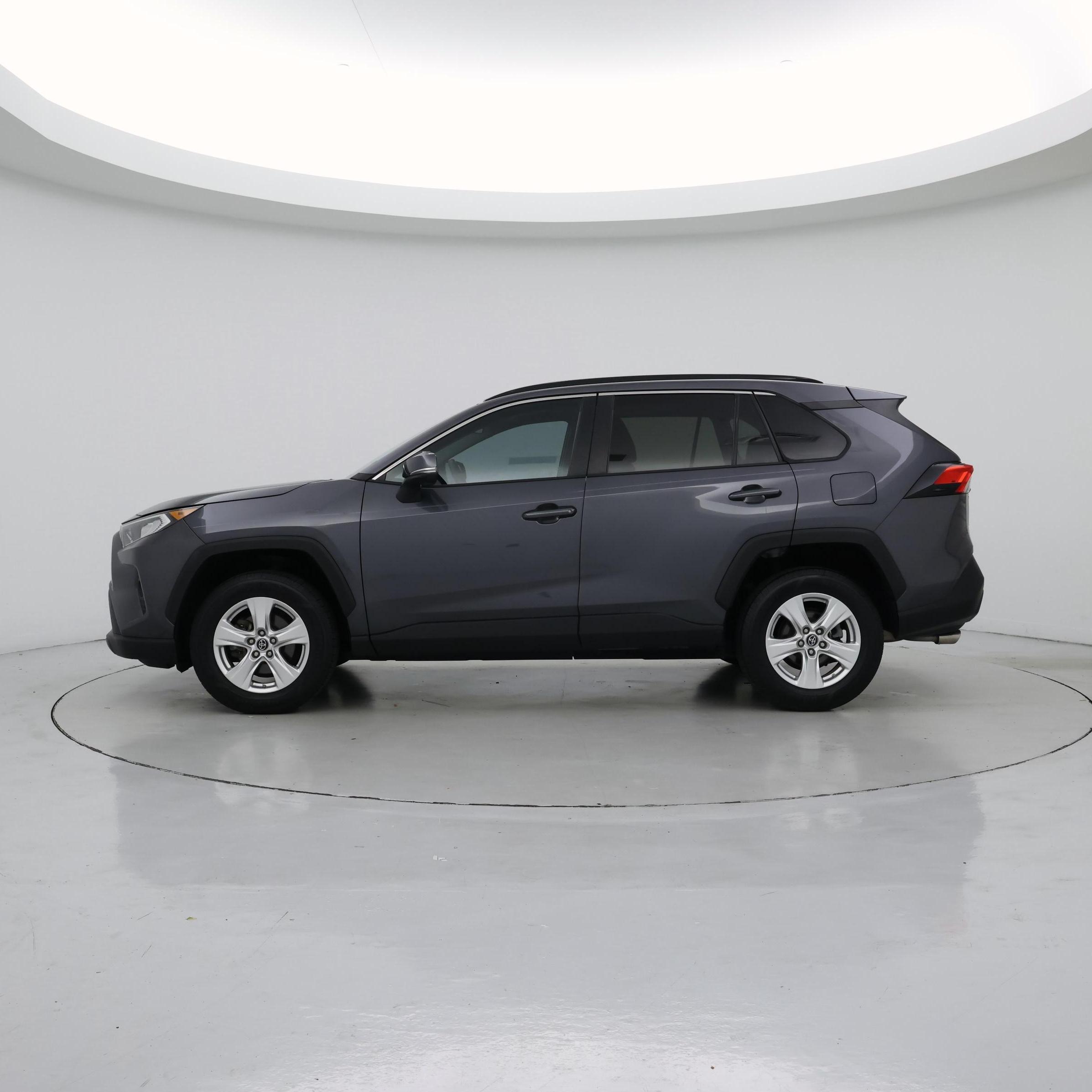 Thumbnail: 2019 Toyota RAV4 - 3