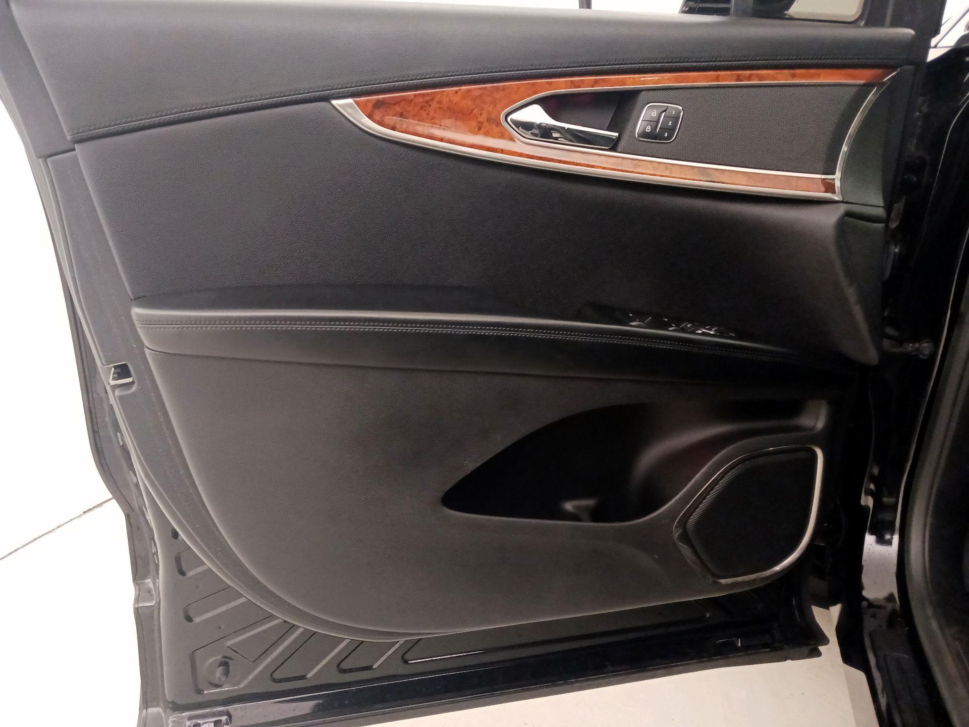 Thumbnail: 2016 Lincoln MKX - 12