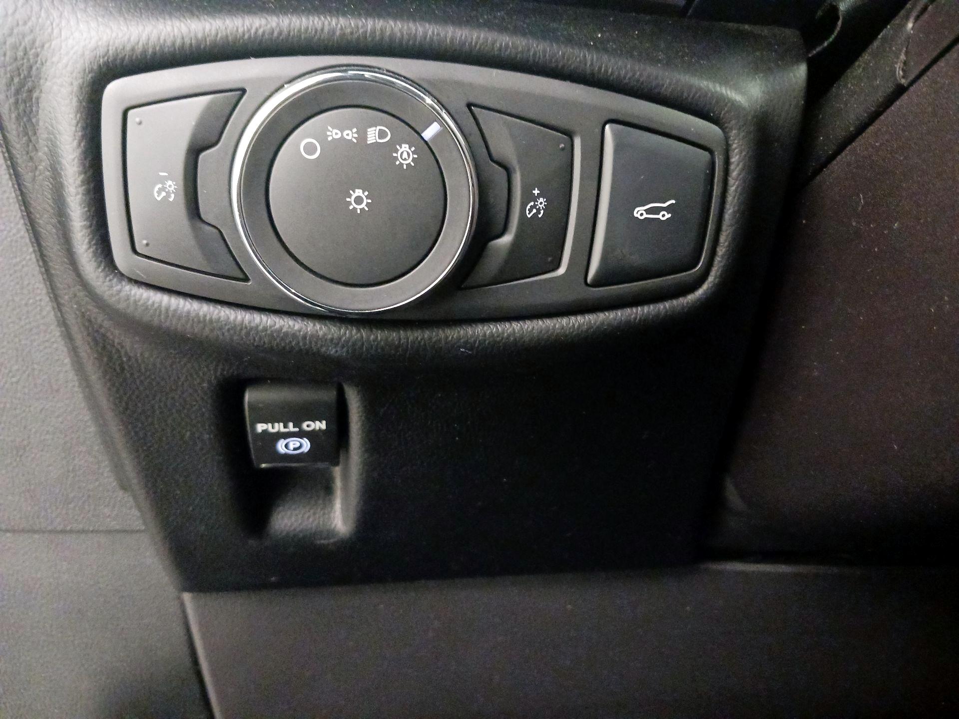 Thumbnail: 2016 Lincoln MKX - 13