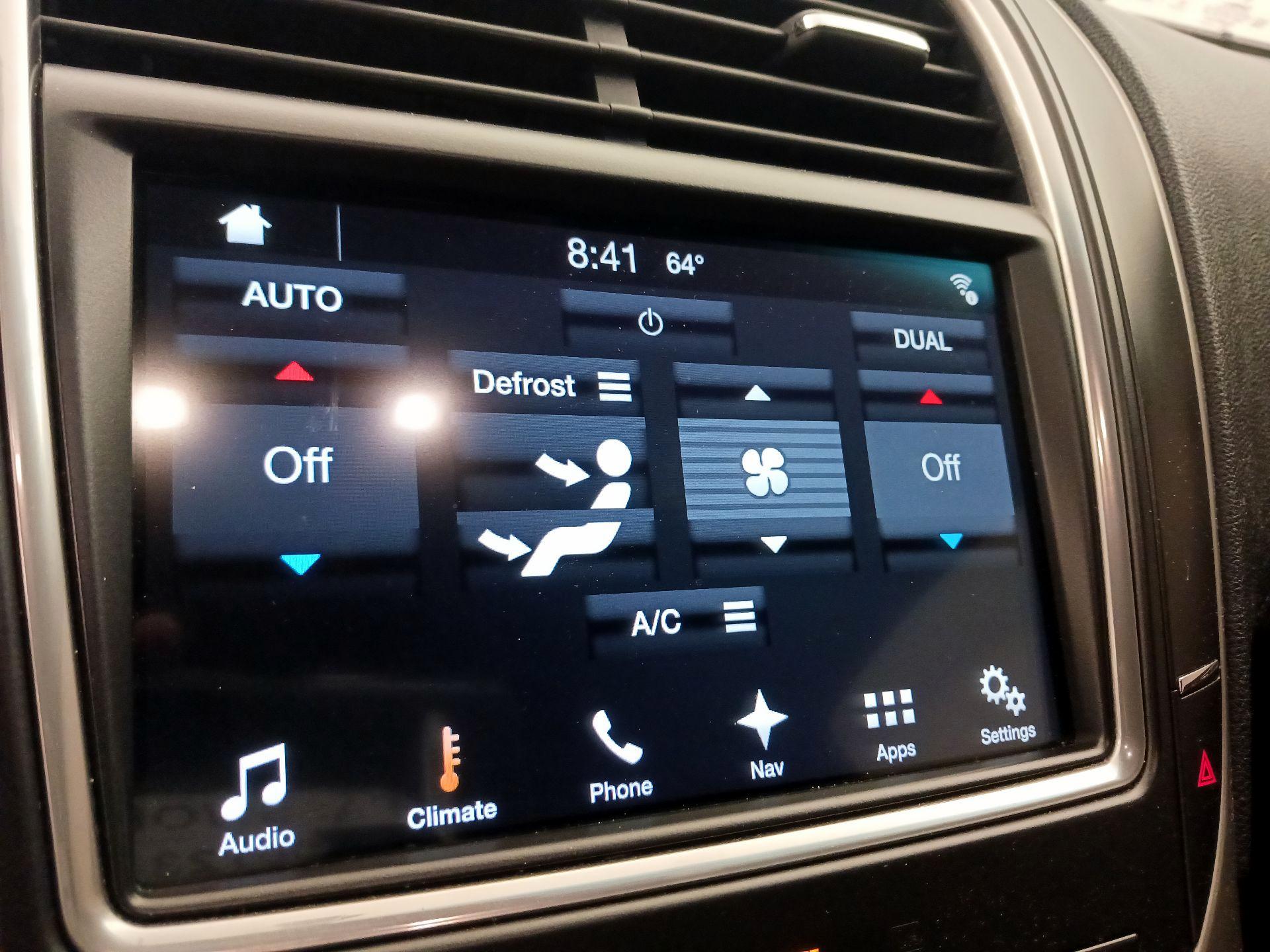 Thumbnail: 2016 Lincoln MKX - 17