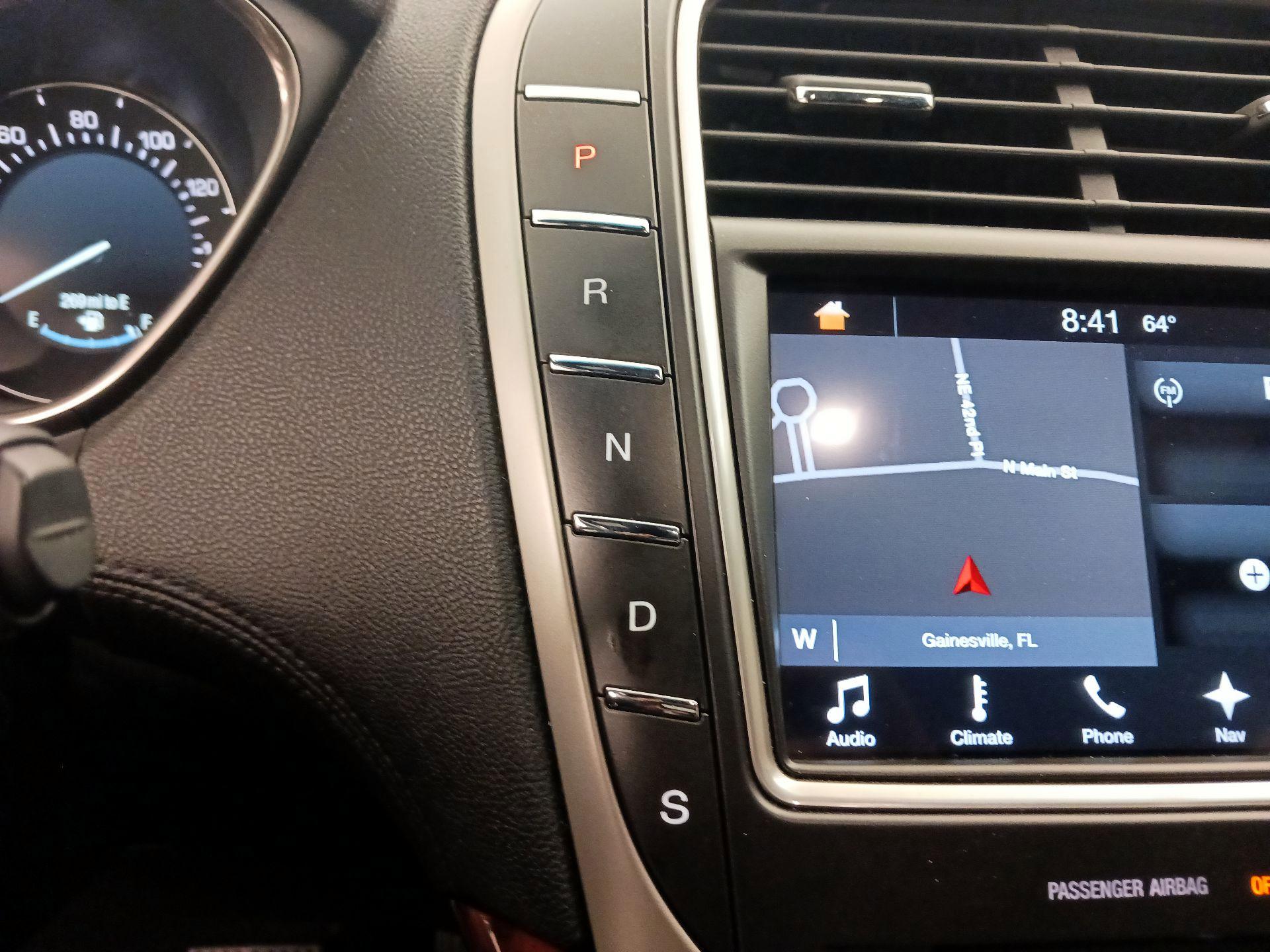 Thumbnail: 2016 Lincoln MKX - 18