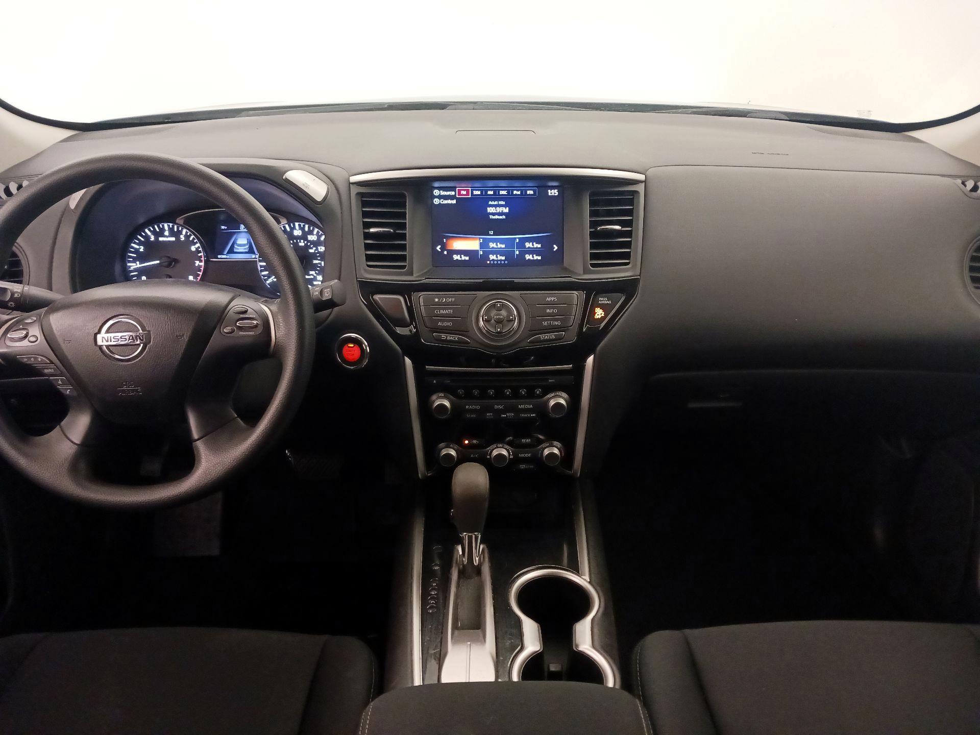 Thumbnail: 2017 Nissan Pathfinder - 9