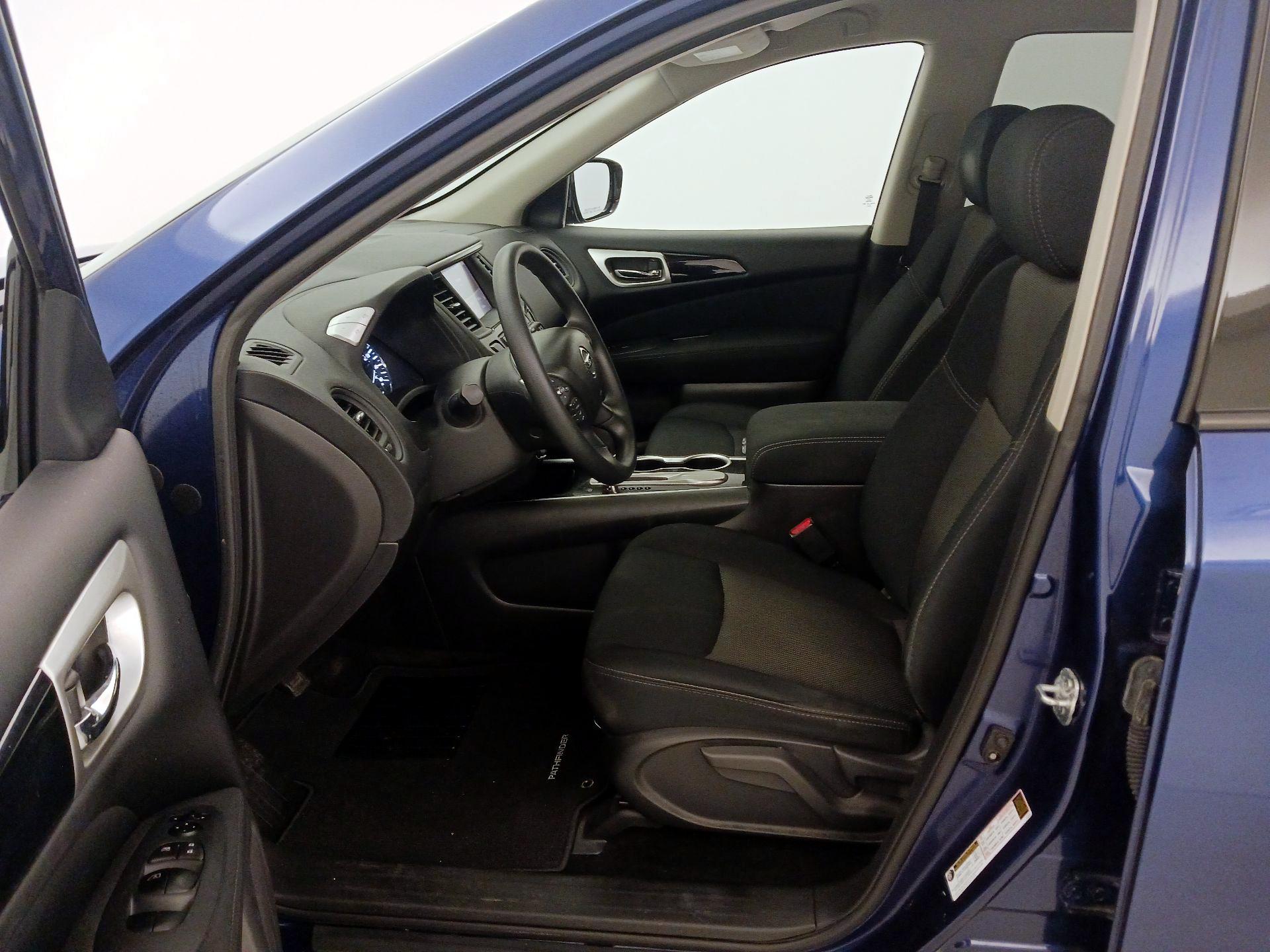 Thumbnail: 2017 Nissan Pathfinder - 11