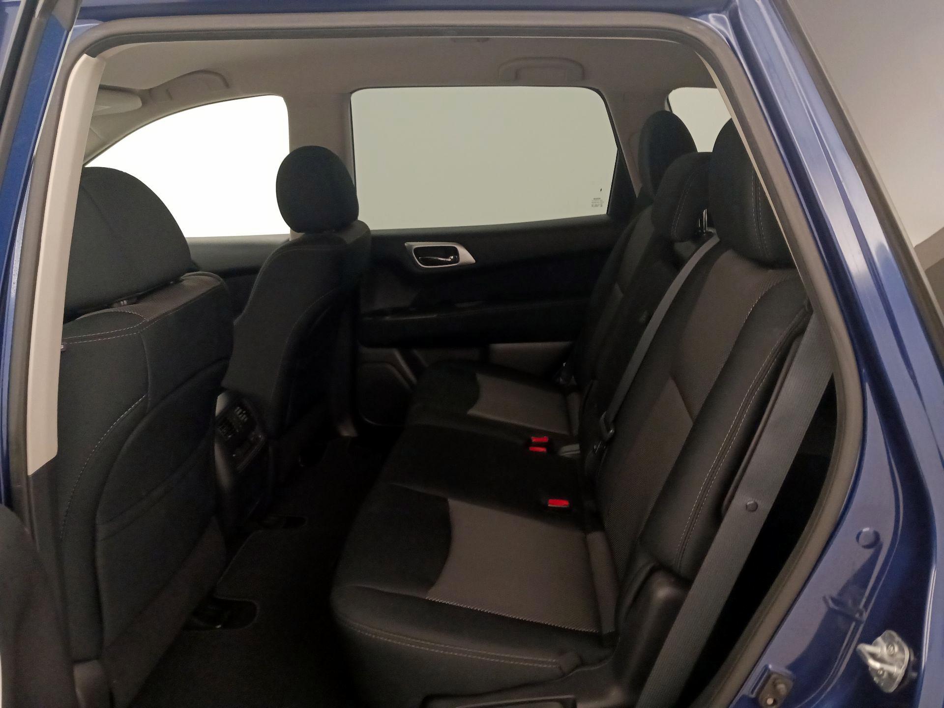 Thumbnail: 2017 Nissan Pathfinder - 19