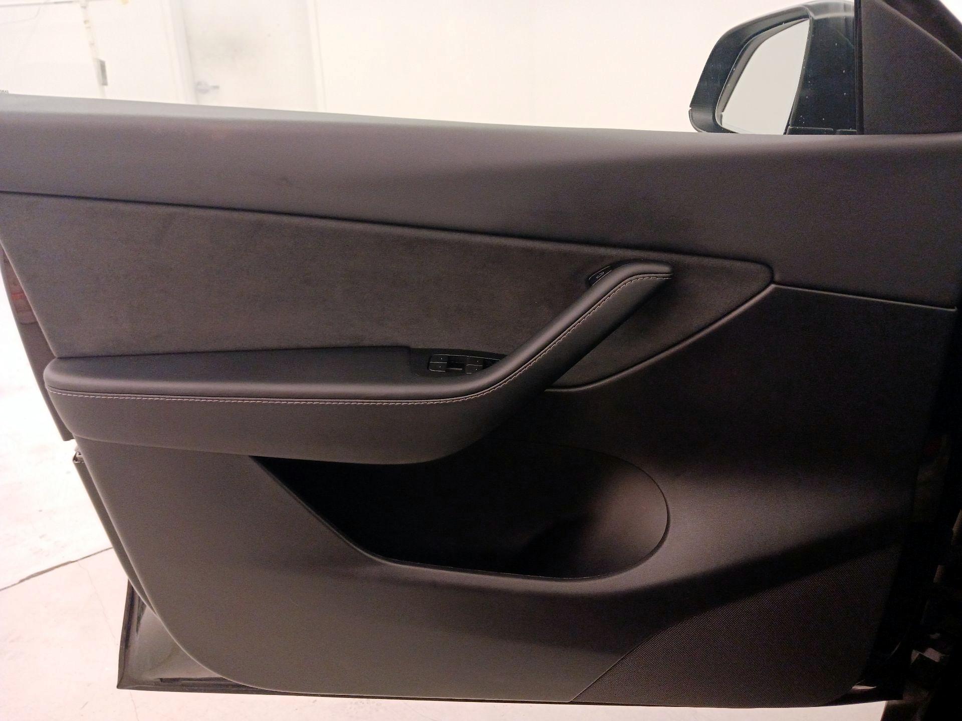 Thumbnail: 2022 Tesla Model Y - 12