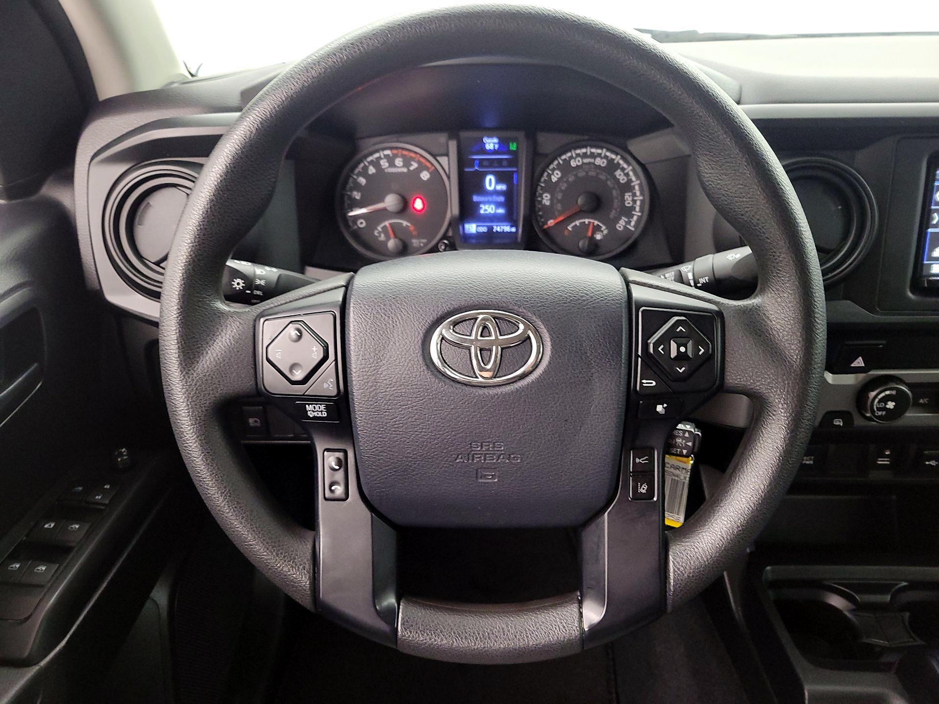 Thumbnail: 2020 Toyota Tacoma - 10