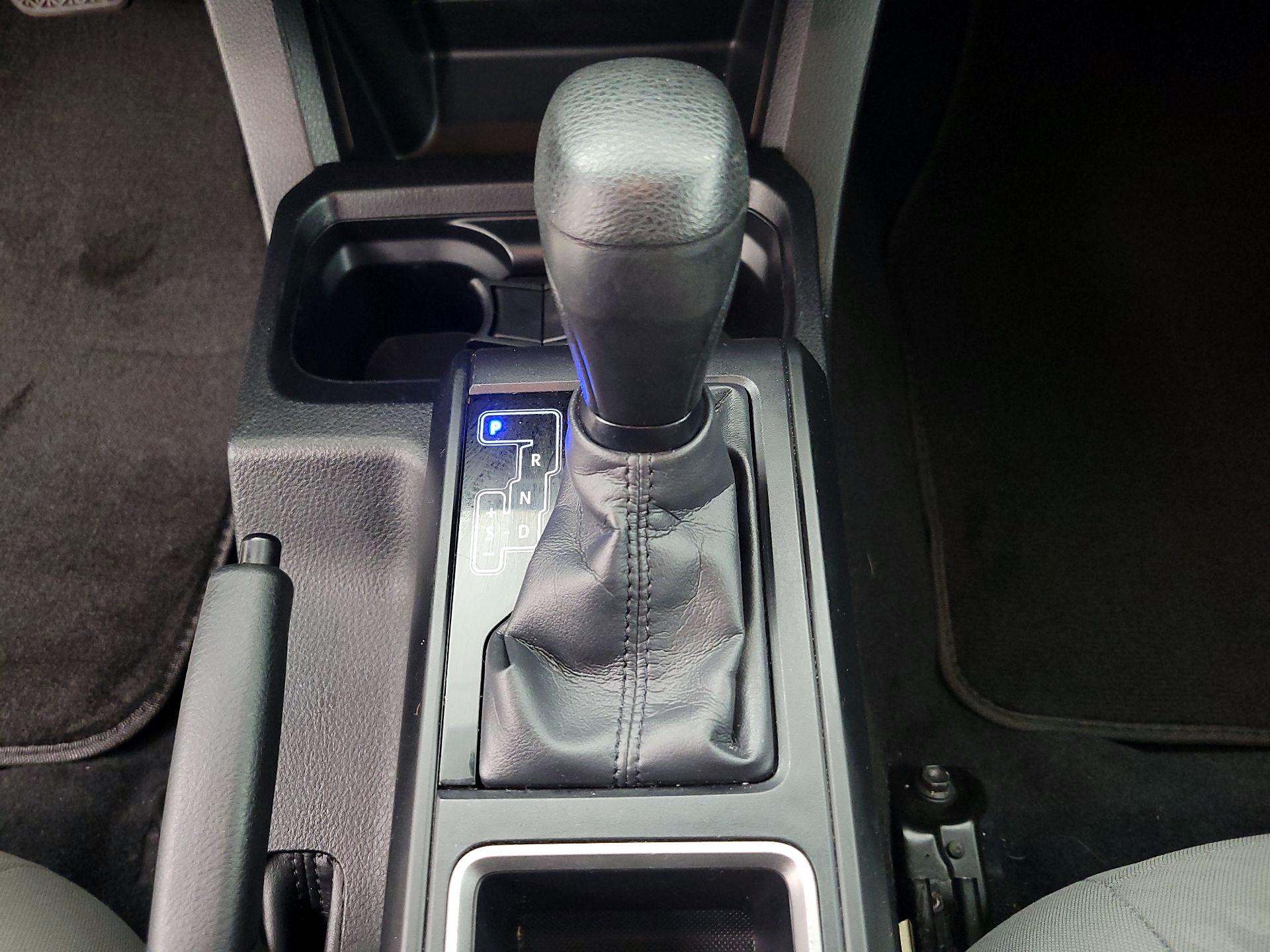 Thumbnail: 2020 Toyota Tacoma - 17