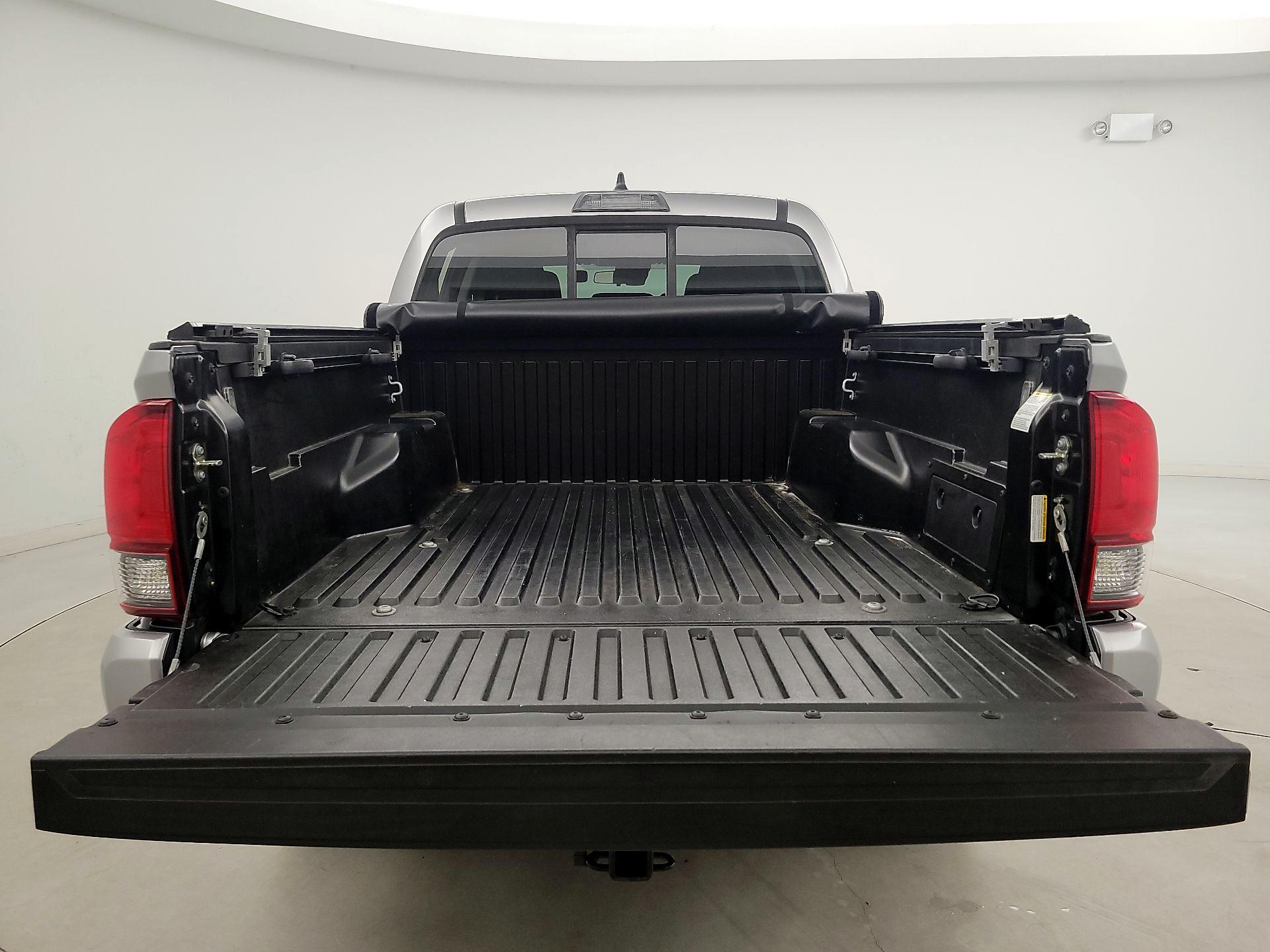 Thumbnail: 2020 Toyota Tacoma - 20