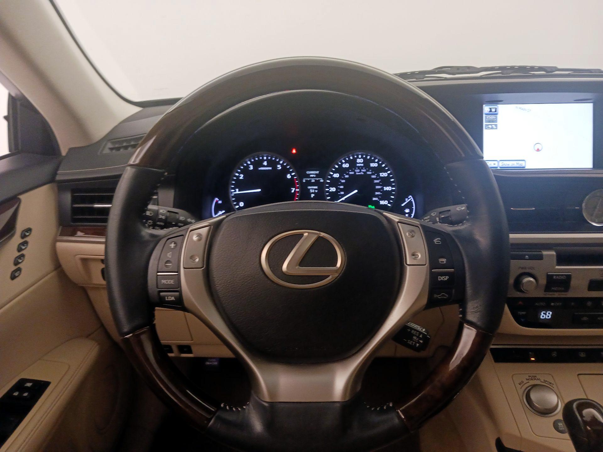 Thumbnail: 2014 Lexus ES - 10