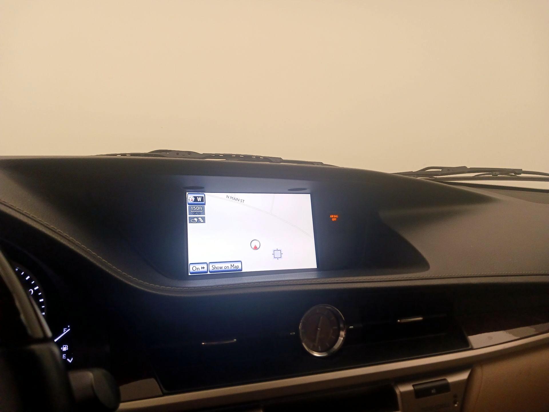 Thumbnail: 2014 Lexus ES - 14