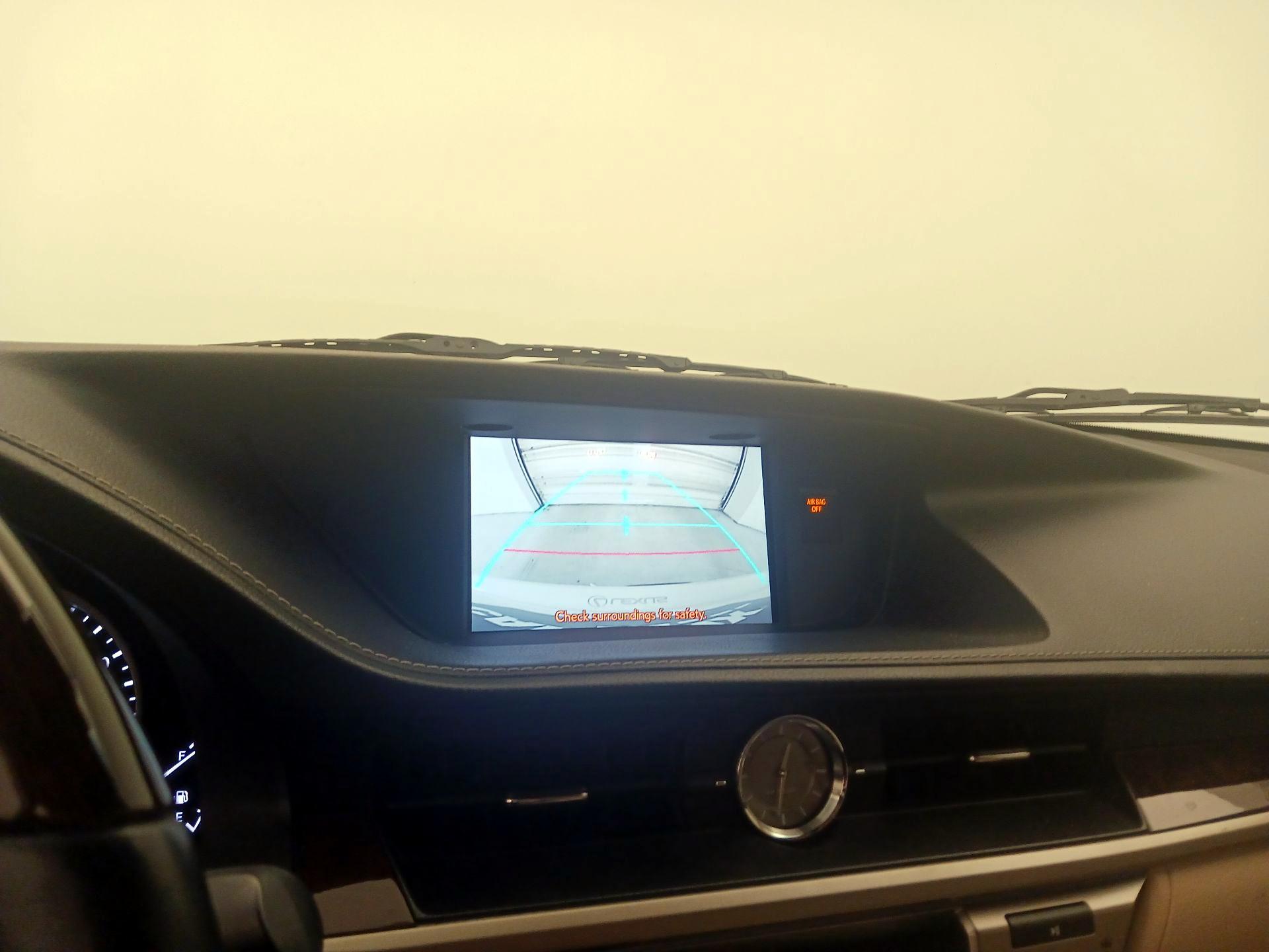 Thumbnail: 2014 Lexus ES - 15